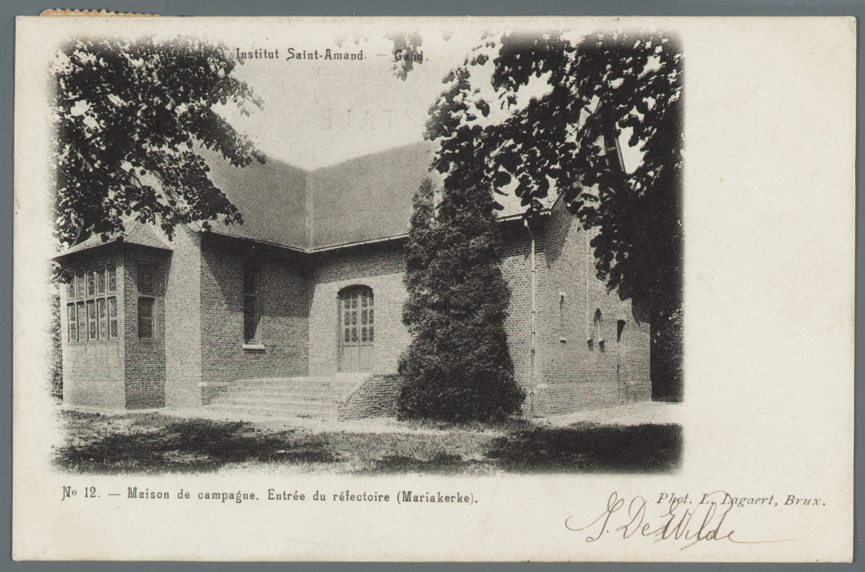 Mariakerke (bij Gent): buitenverblijf van het Sint-Amandsinstituut: ingang van de refter (eetzaal)