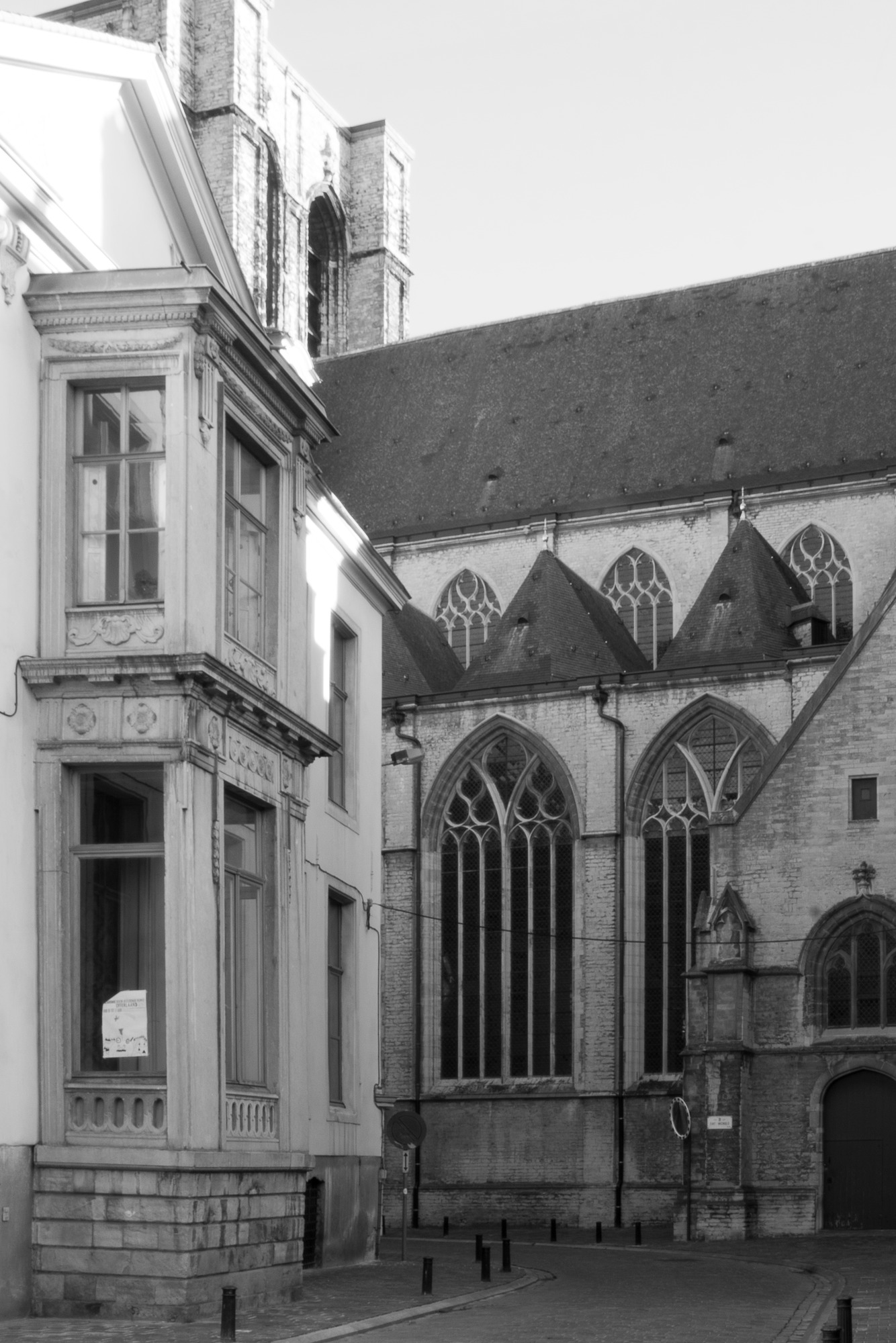 Gent: Onderbergen: Hof van Ravenstein en Sint-Michielskerk
