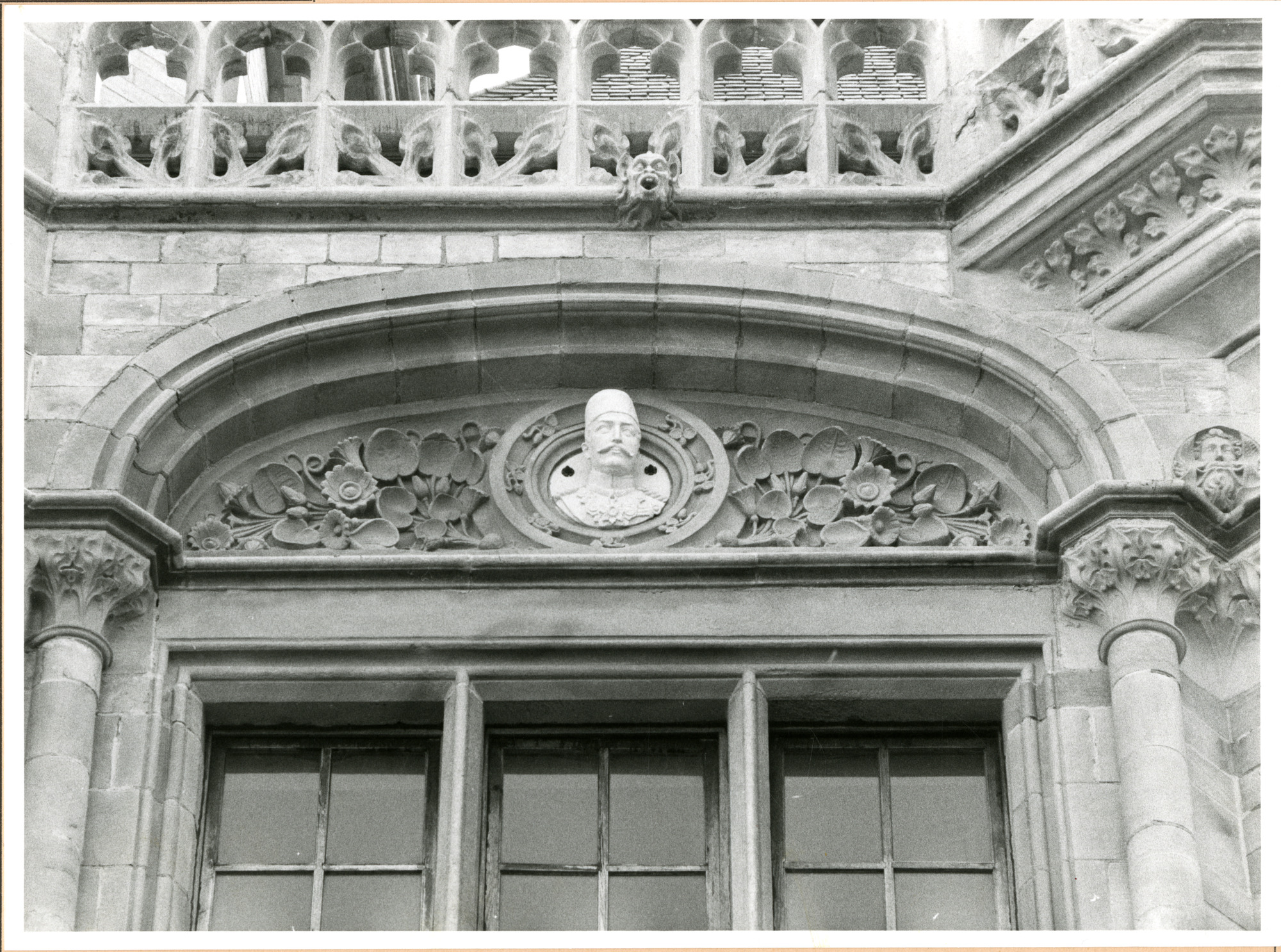 Gent: Graslei: Postgebouw: buste: Abbas II,1980