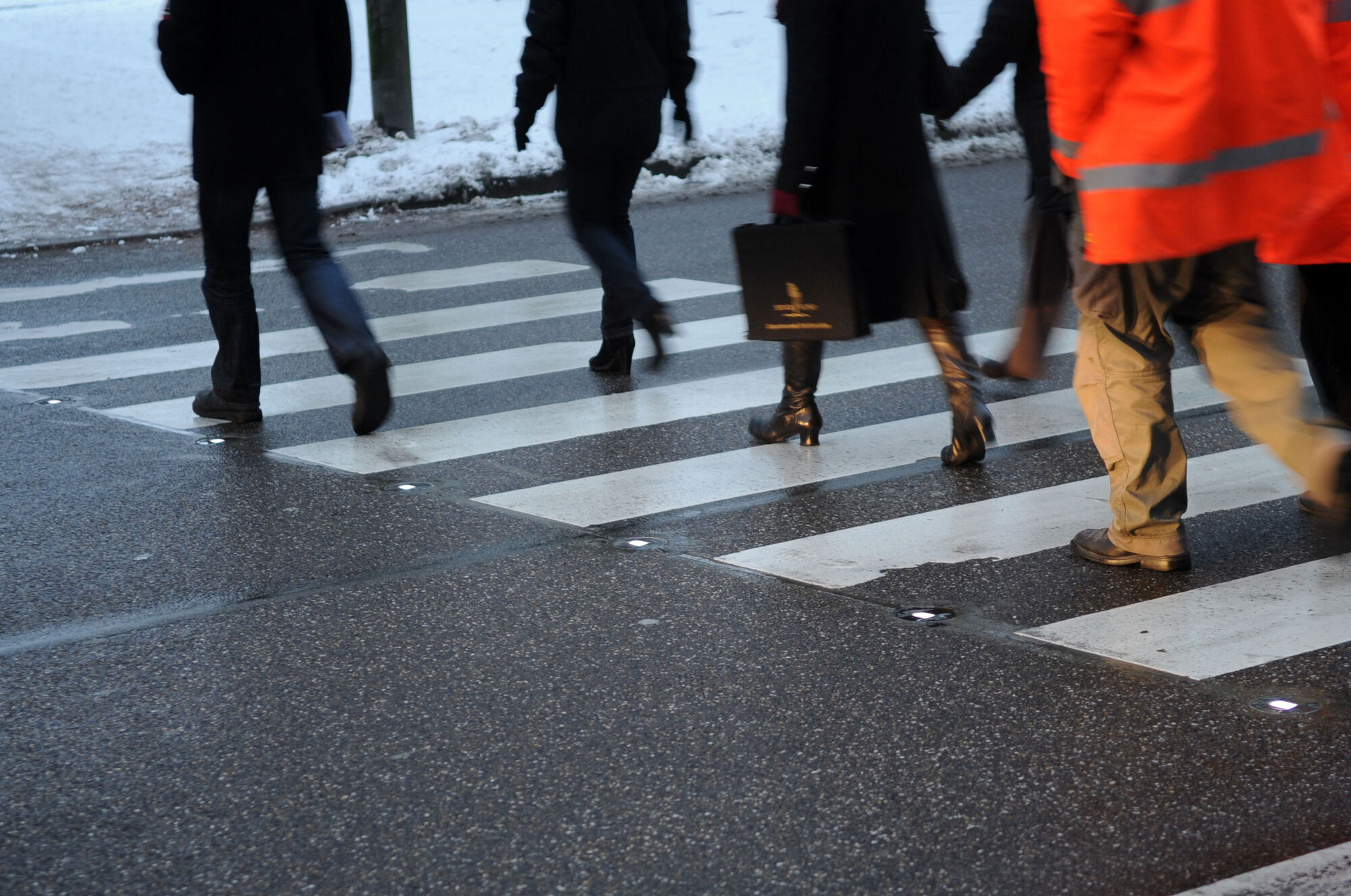 20091217_ zebrapaden_met_voetgangersdetectie_en_led-verlichting.jpg