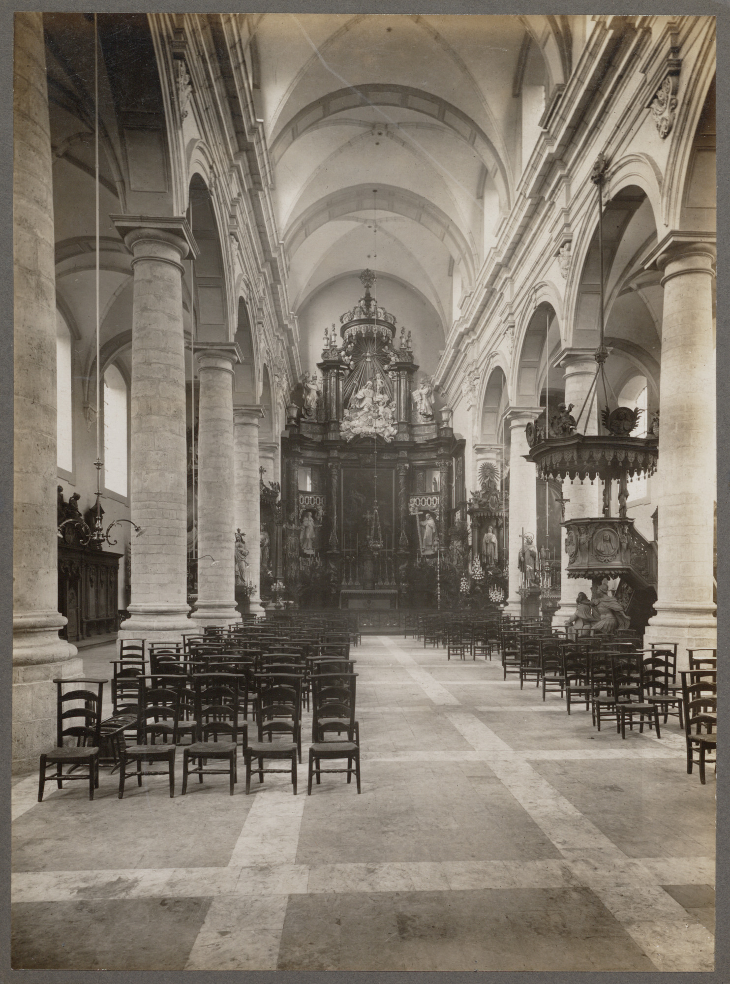 Gent: Kerk van de paters Ongeschoeide Karmelieten, Burgstraat.