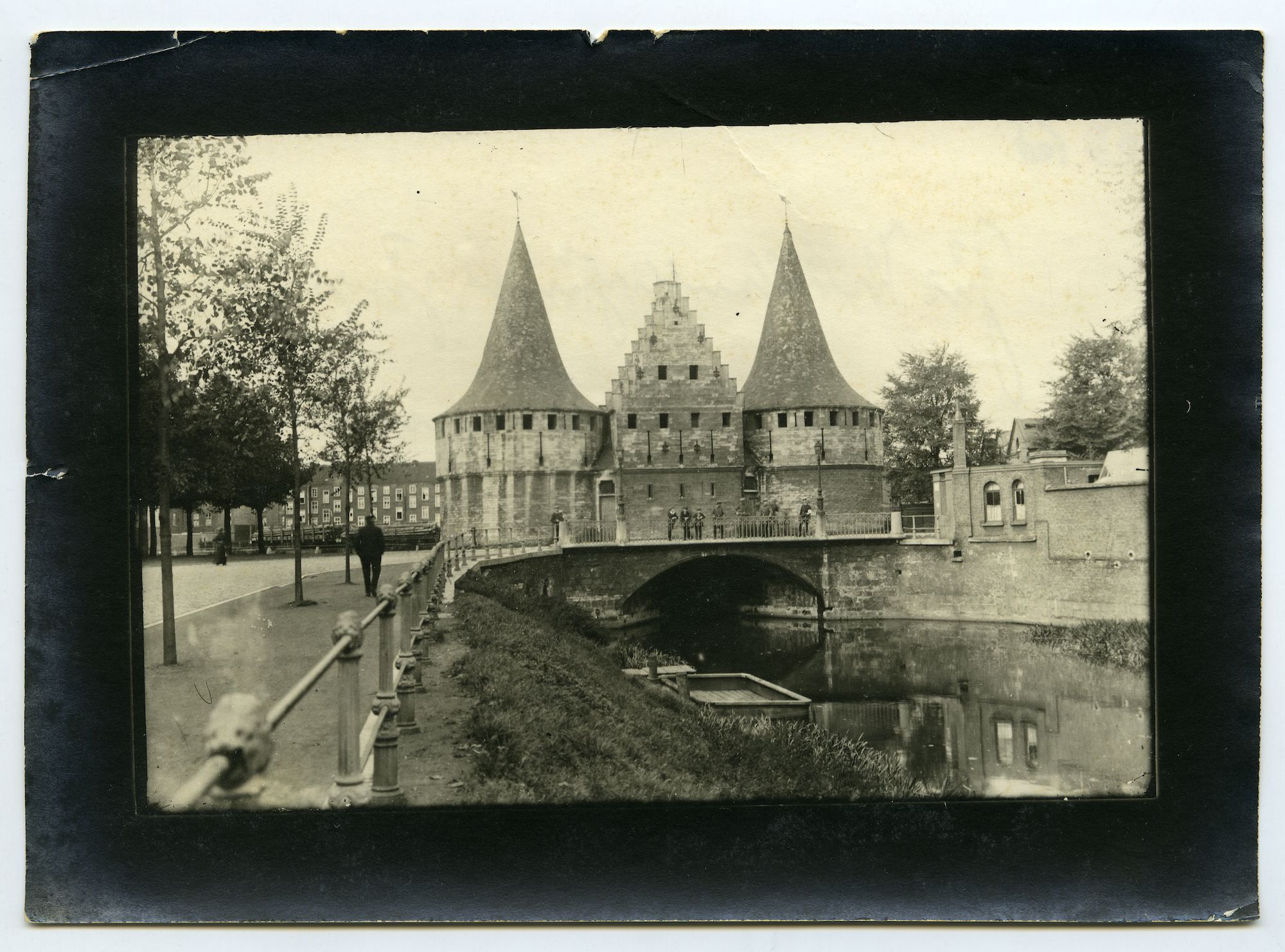 Gent: Opgeëistenlaan 2A en Bachtenwalle: het Rabot aan de Lieve, 1915-1916