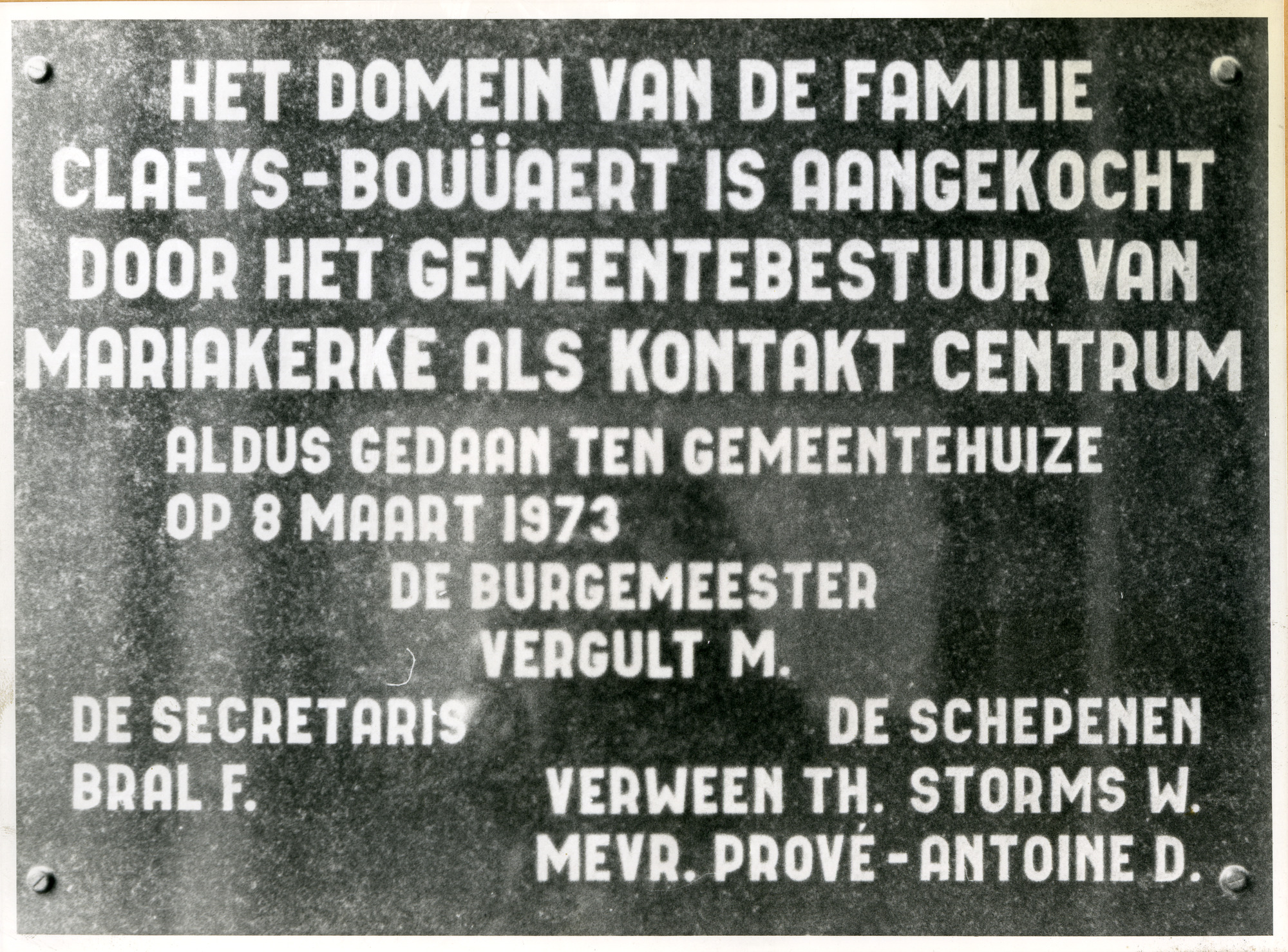 Mariakerke: Alphonse Claeys-Bouuaertlaan: Gedenkplaat, 1979