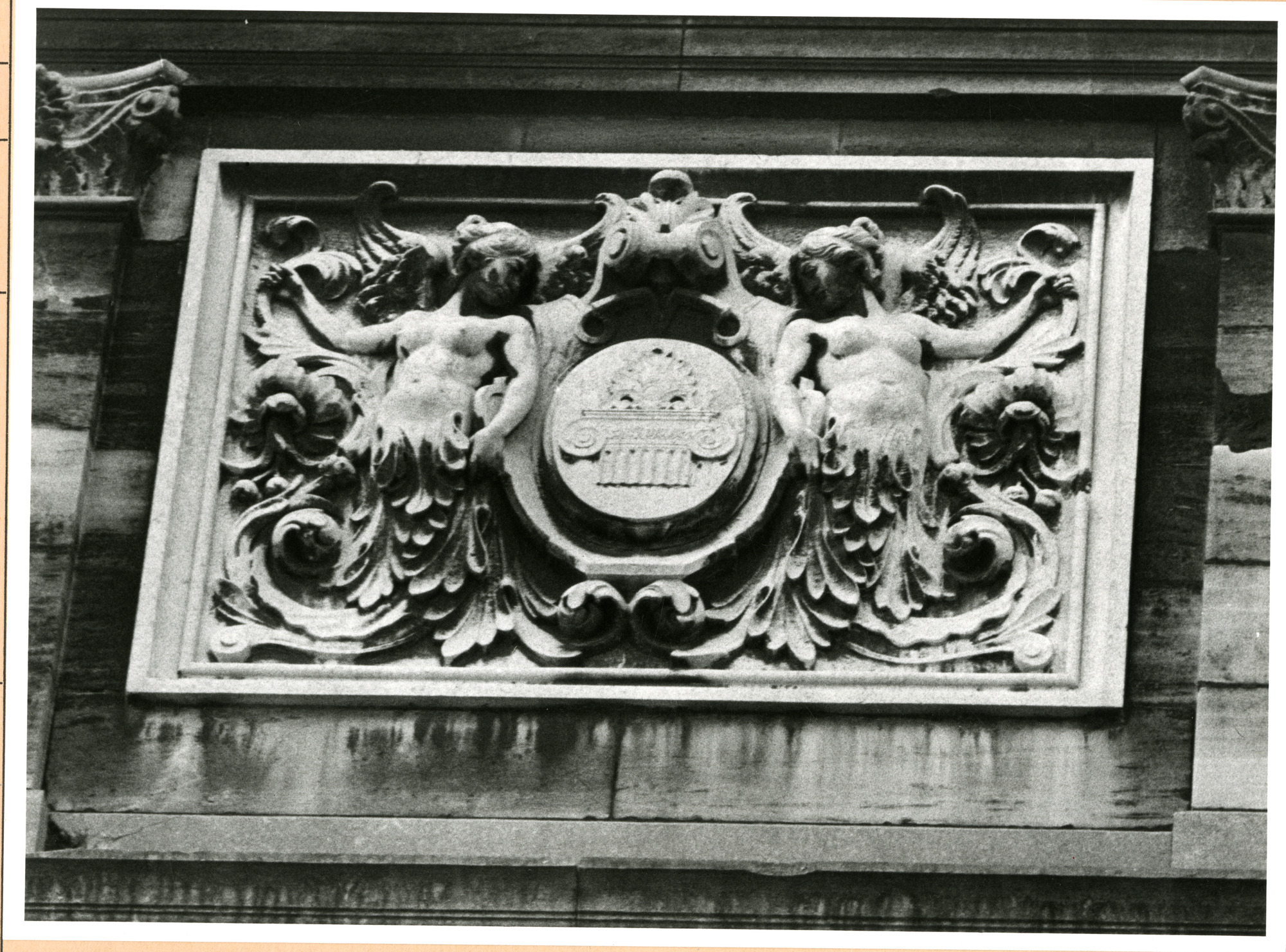 Gent: Jozef Plateaustraat: Beeldhouwwerk, 1981