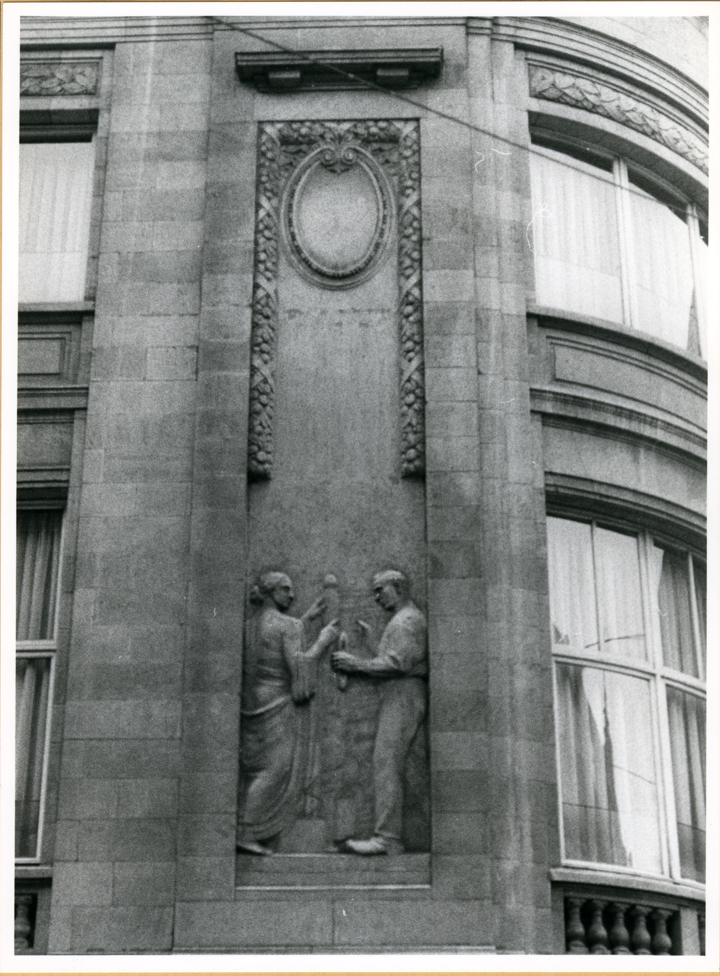 Gent: Voldersstraat 1: Beeldhouwwerk, 1979