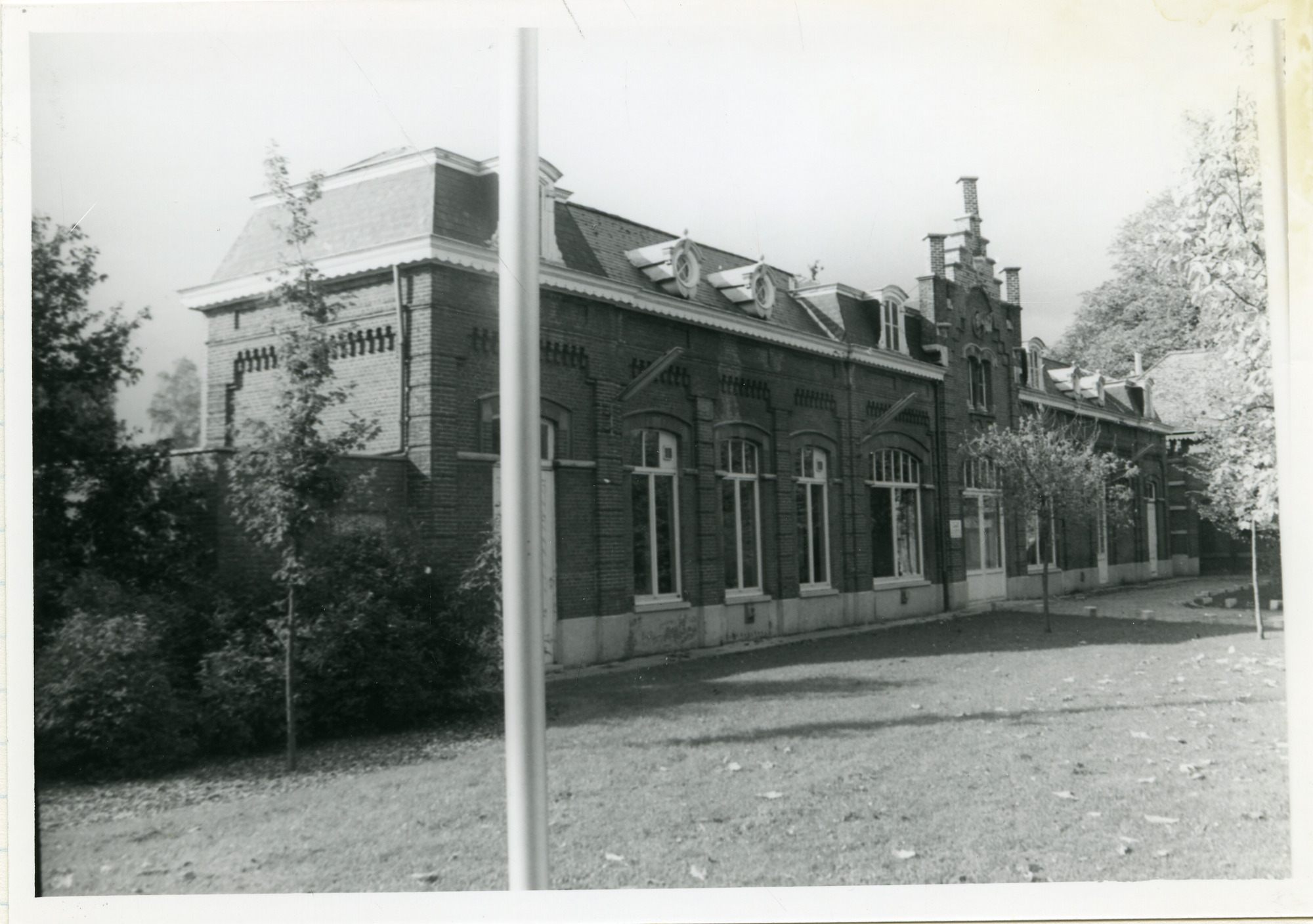 Mariakerke: Kasteeldreef: gebouw bij het kasteel