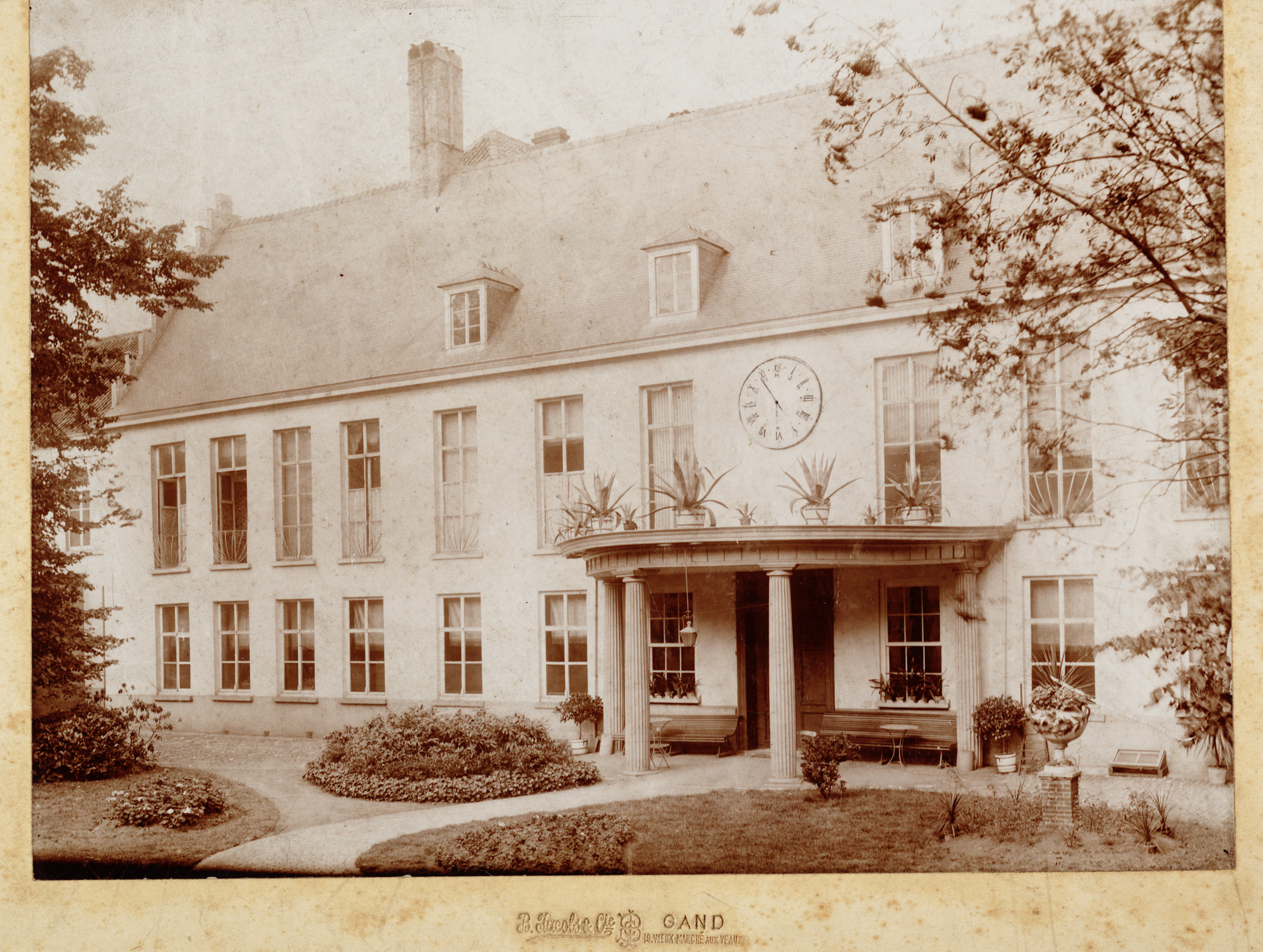 Gent: Kartuizerklooster, Fratersplein