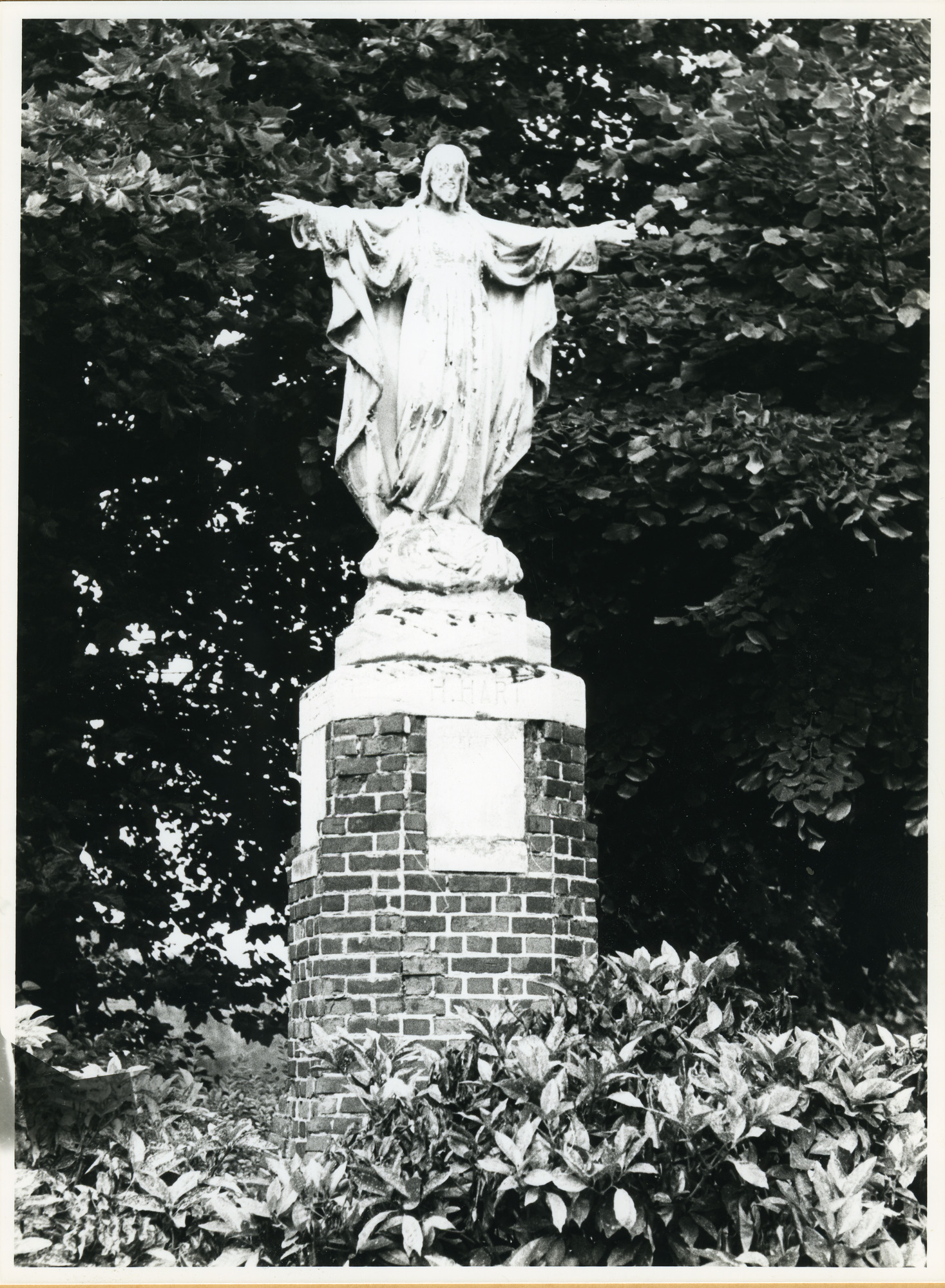 Mariakerke: Mariakerkeplein: Standbeeld, 1979