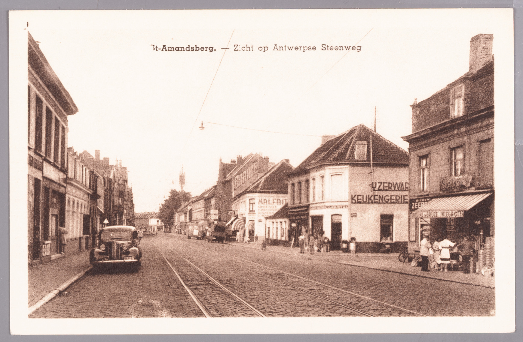 Sint-Amandsberg: Antwerpsesteenweg (met tramsporen en enkele auto's)