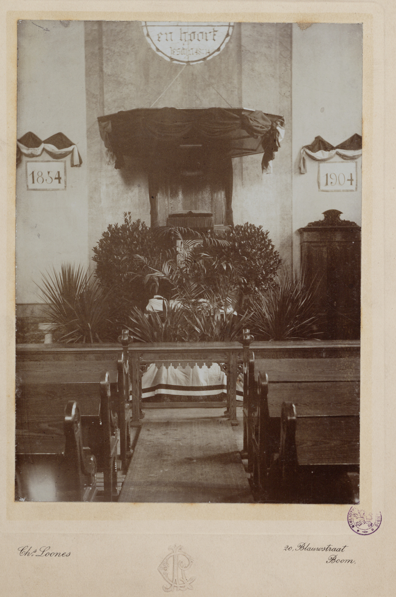 Gent: Begijnhoflaan: Protestantse kerk: versierde preekstoel, 1904