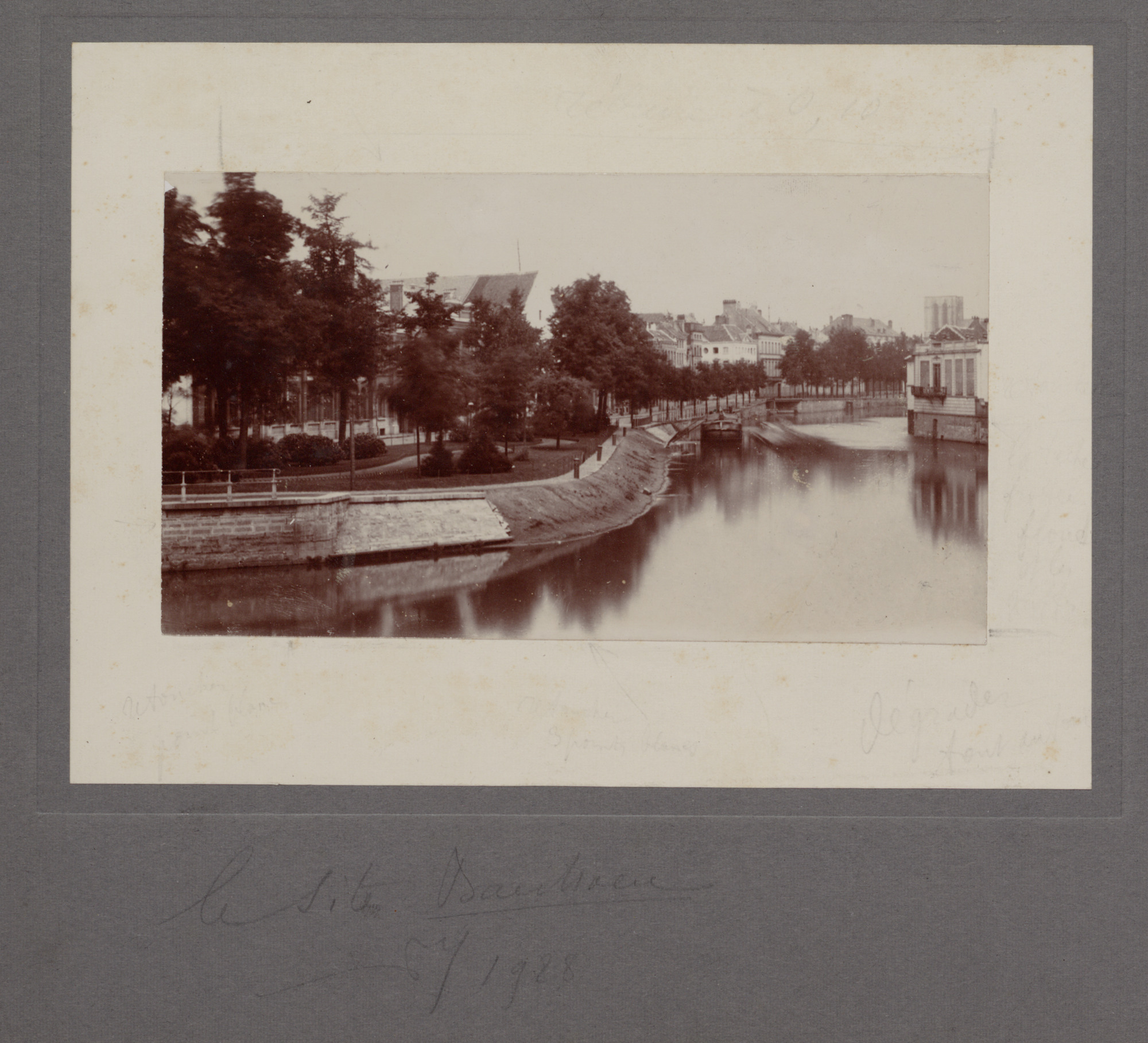 Gent: De Leie aan de Lindenlei