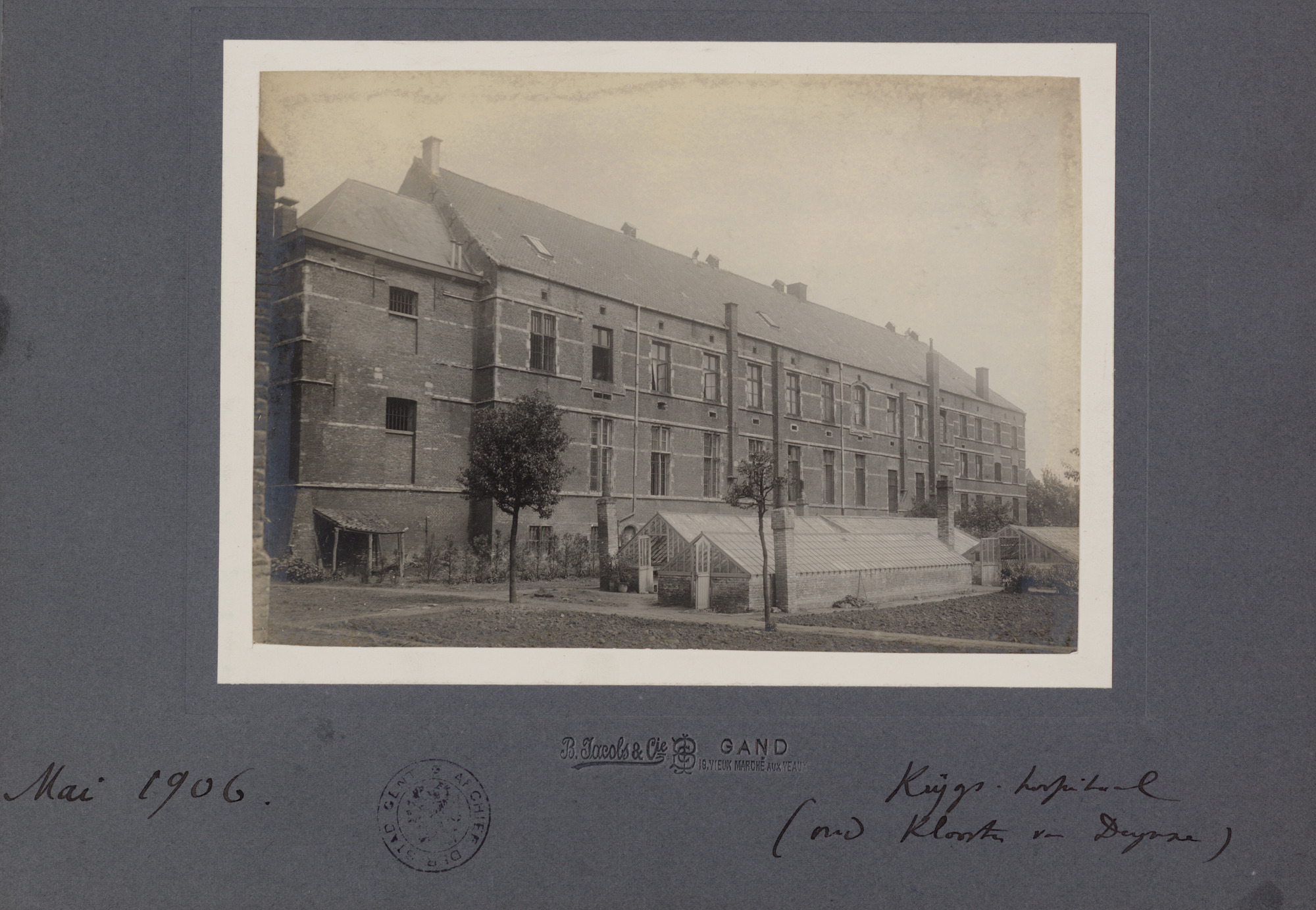 Gent: Militair hospitaal of Krijgsgasthuis (oud Klooster van Deinze), Ekkergemstraat