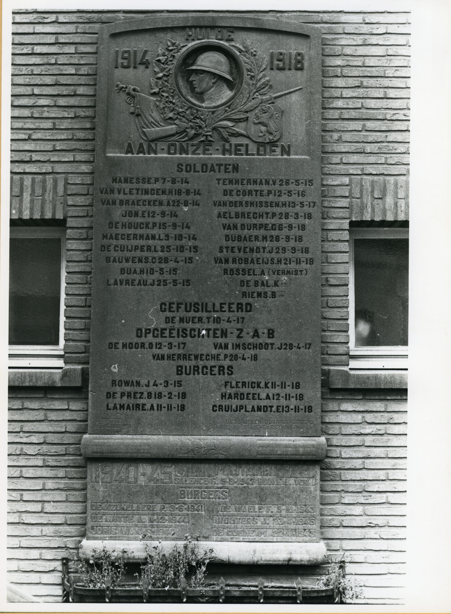 Gent: Sint Lievenspoortstraat 129: oorlogsgedenkplaat, 1979