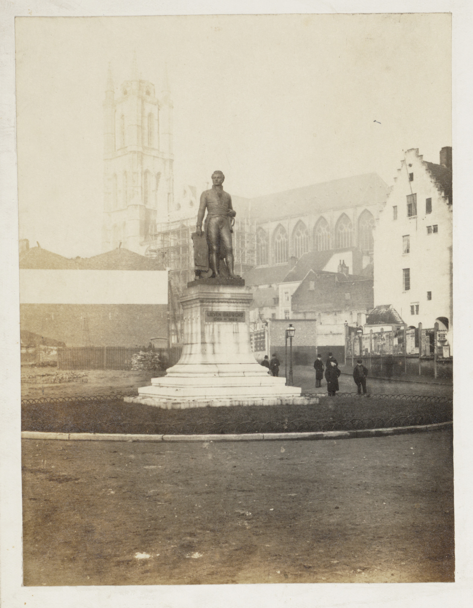 Gent: Standbeeld van Lieven Bauwens, Lieven Bauwensplein
