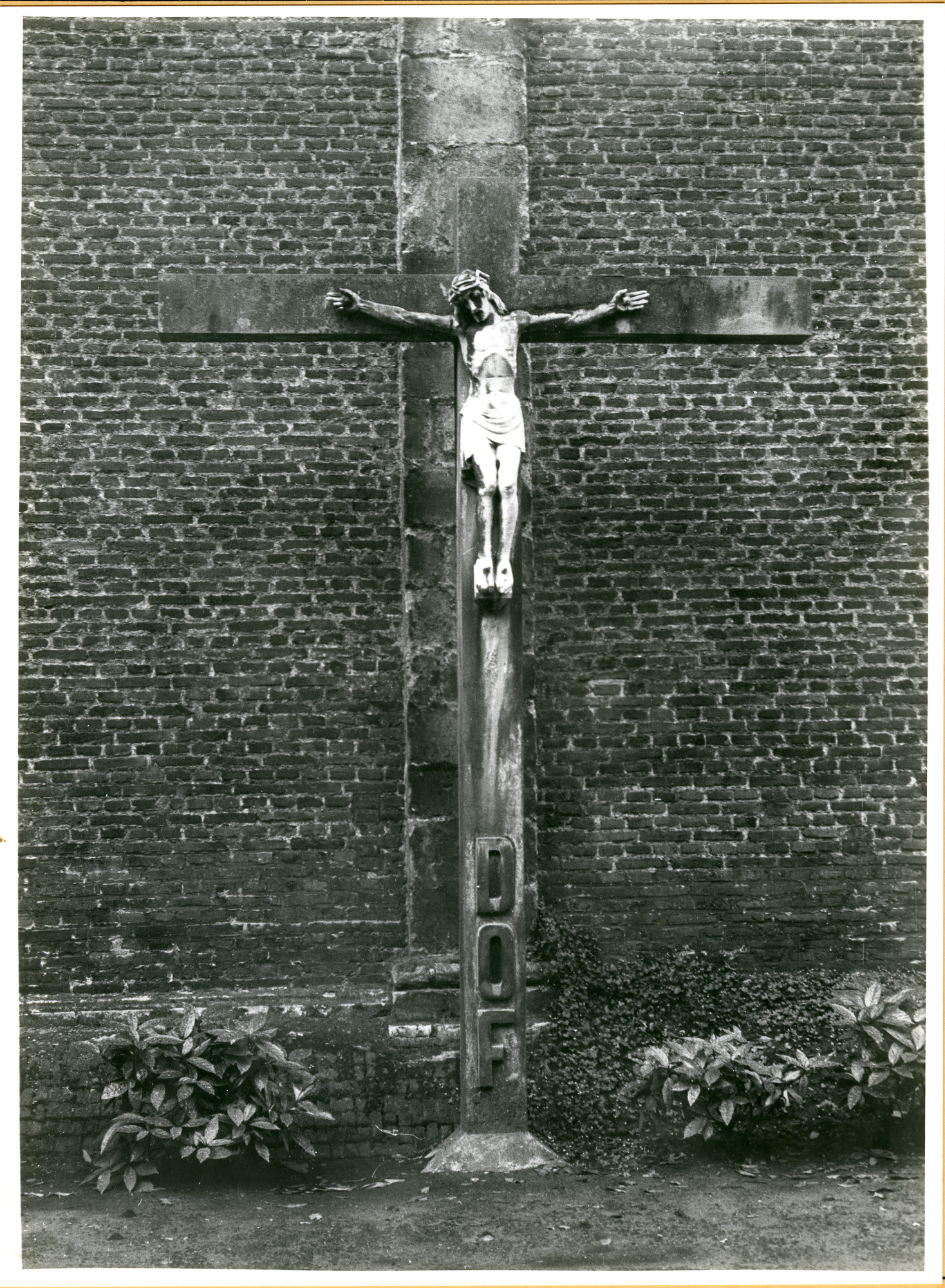 Wondelgem: Kerkdries: Kruisbeeld, 1979