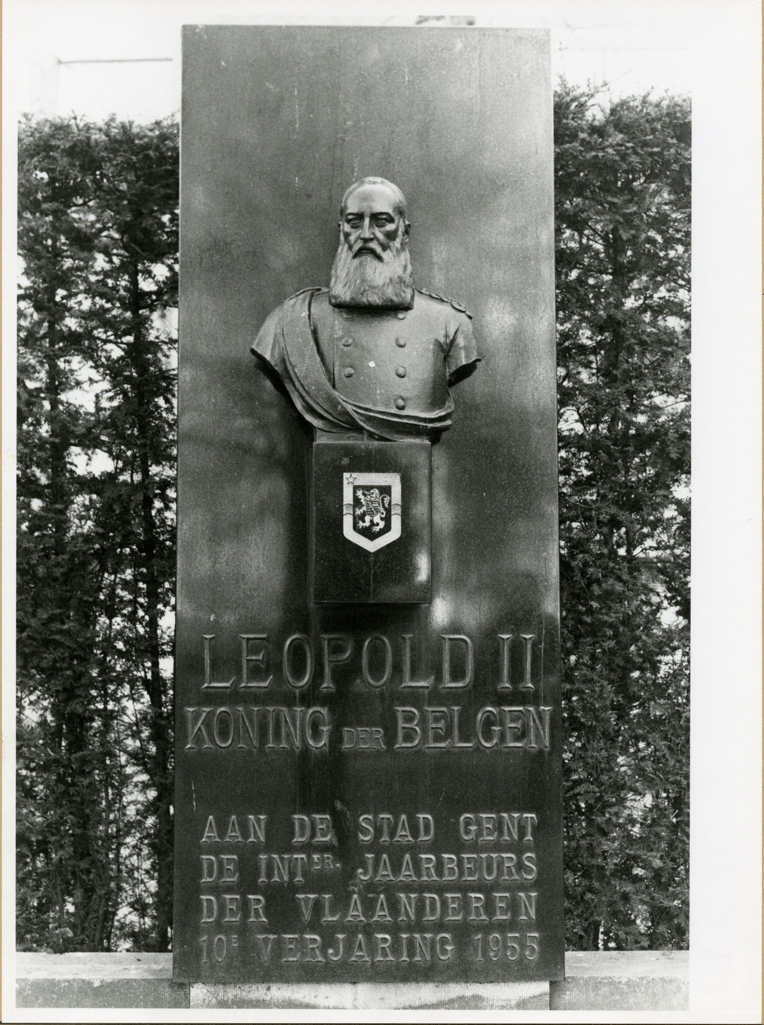 Gent: Franklin Rooseveltlaan: monument: Koning Leopold II
