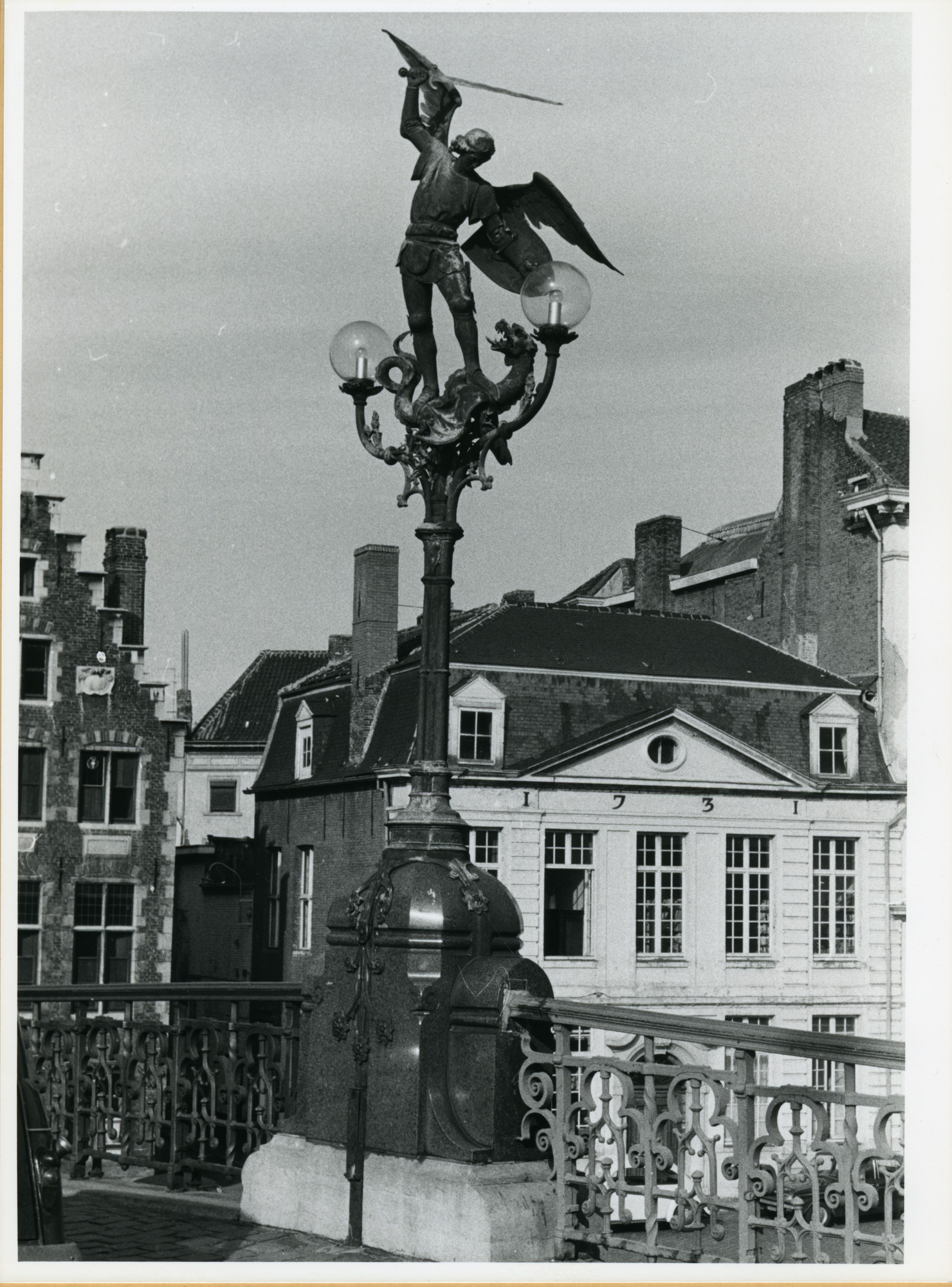 Gent: Sint Michielsbrug: Lantaarnpaal