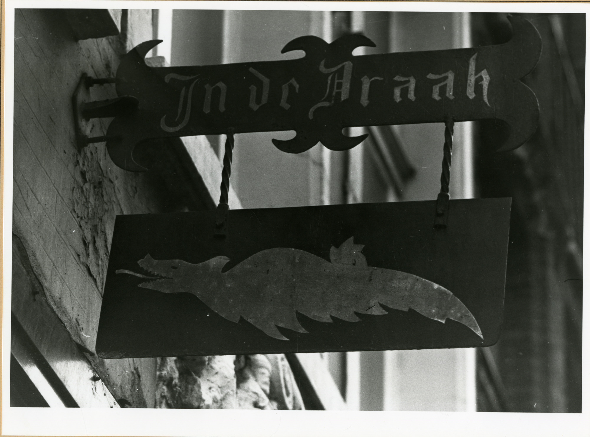 Gent: Cataloniëstraat 2: uithangbord: In de Draak