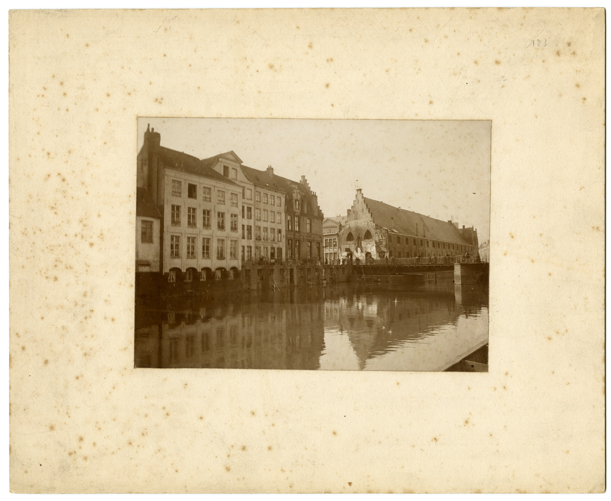 Gent: Leie, Vleeshuisbrug, Groot Vleeshuis, Langemunt en Groentenmarkt