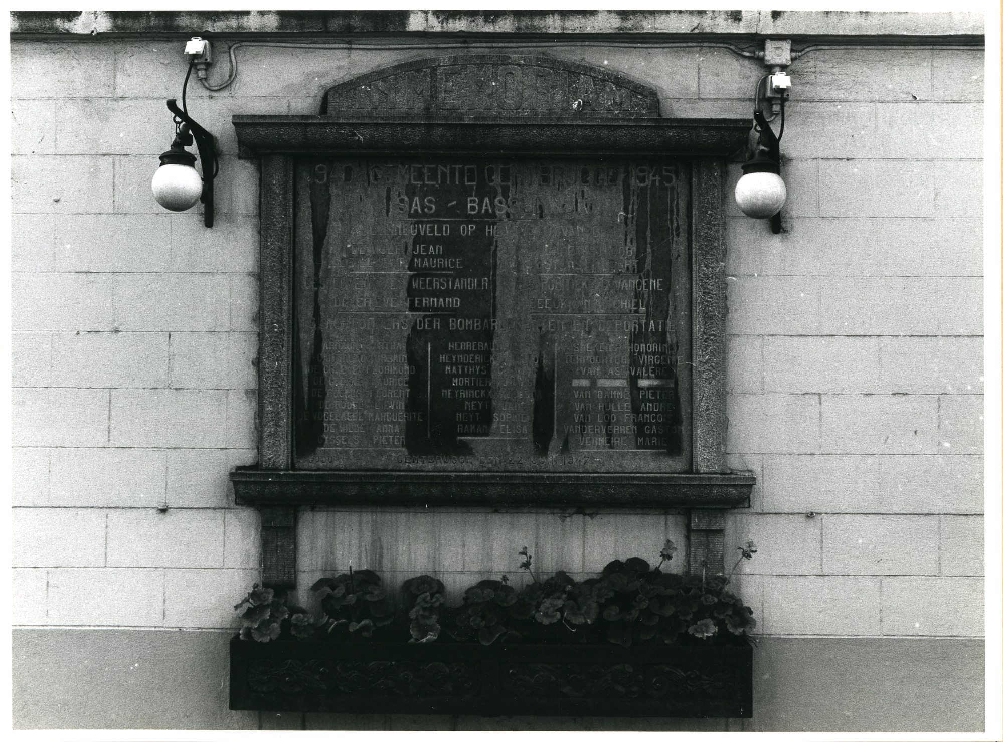 Gentbrugge: Kerkstraat 263: Gedenksteen WO II, 1980
