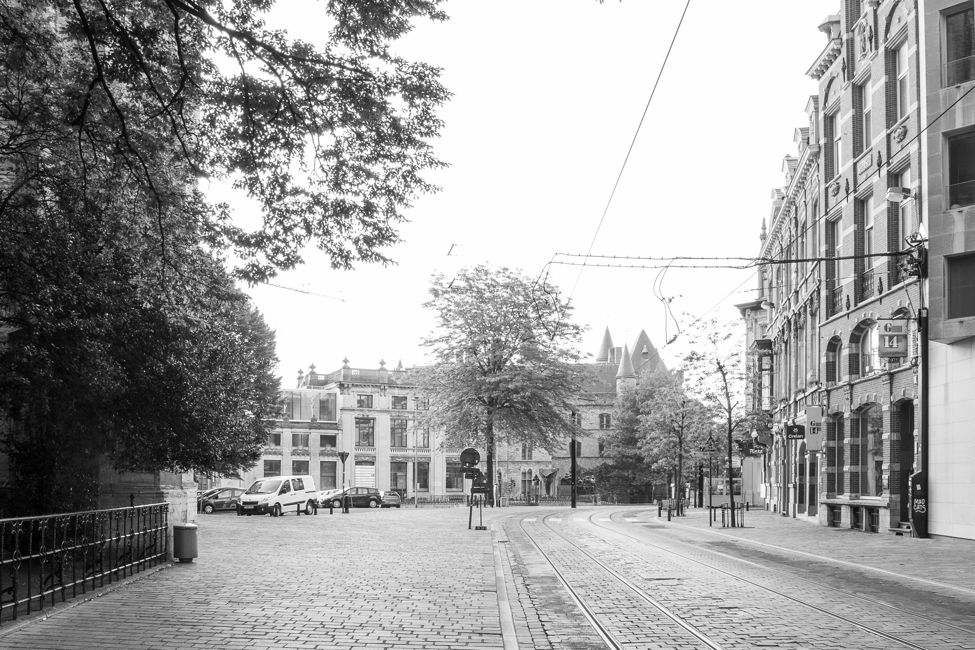 Gent: Limburgstraat, met zicht op Geraard de Duivelhof