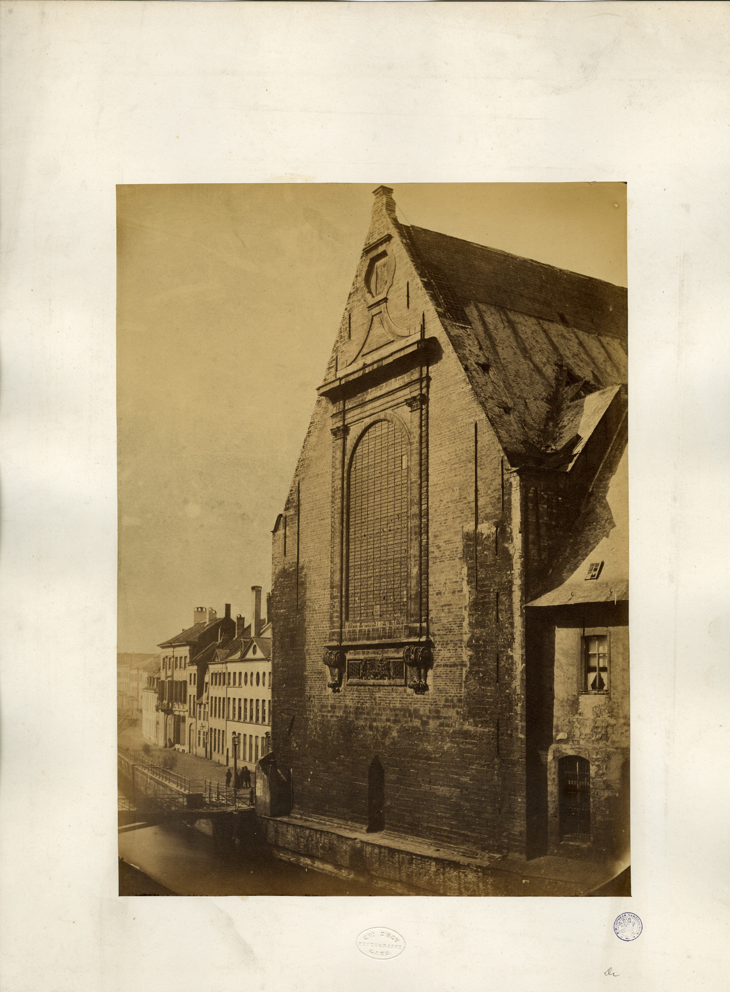 Gent: Predikherenkerk Oostzijde kant Leie. Predikherenbrugje en links de Ajuinlei.