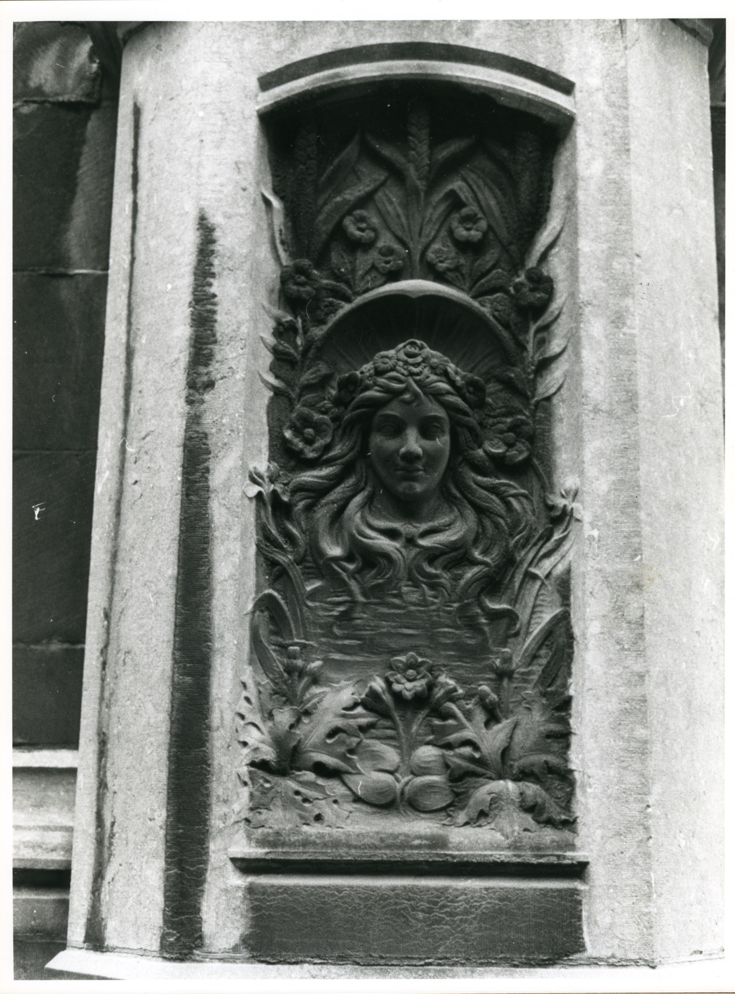 Gent: Sint Michielsbrug: Beeldhouwwerk, 1980