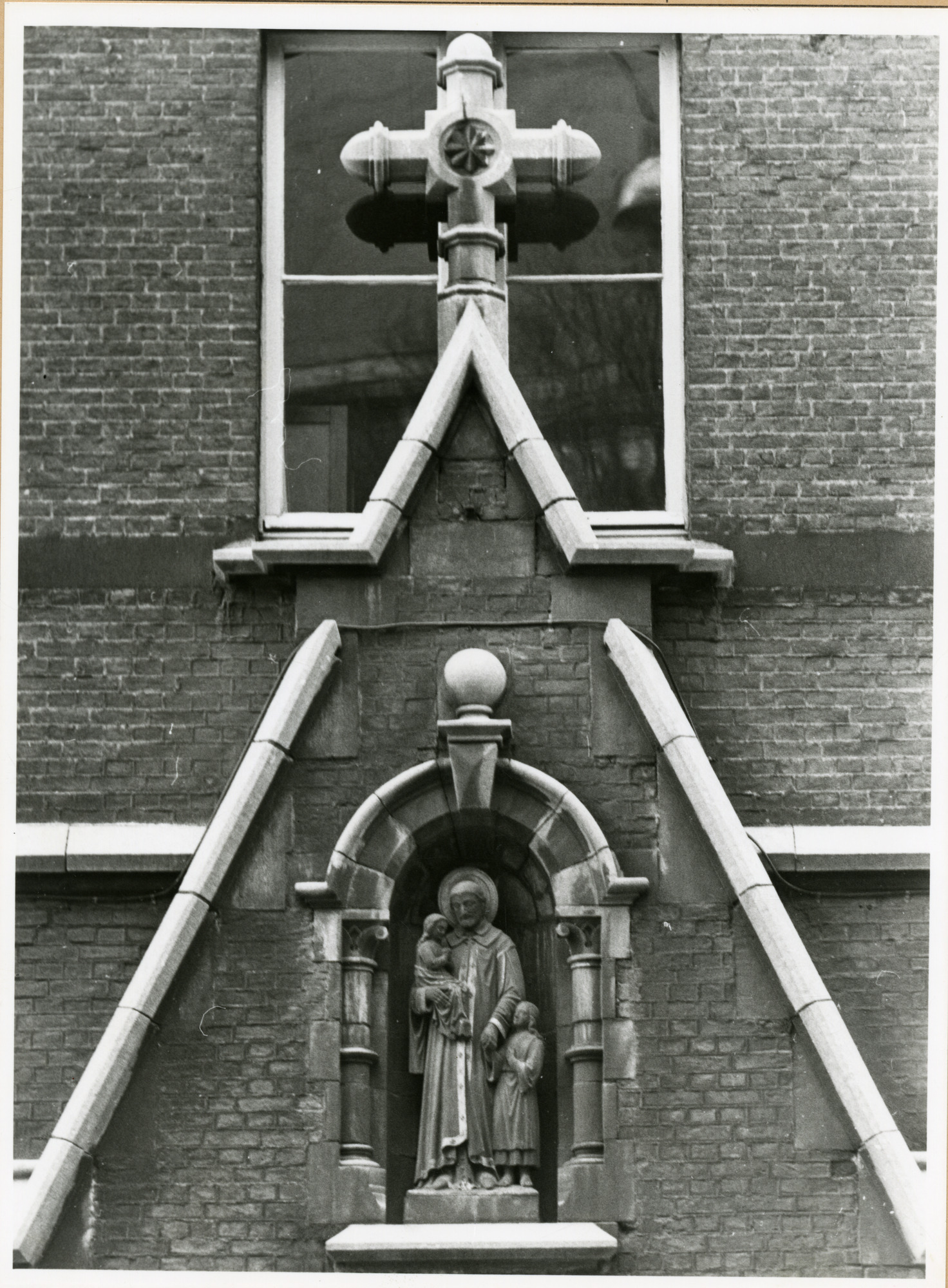 Gent: Limburgstraat 12: Gevelbeeld