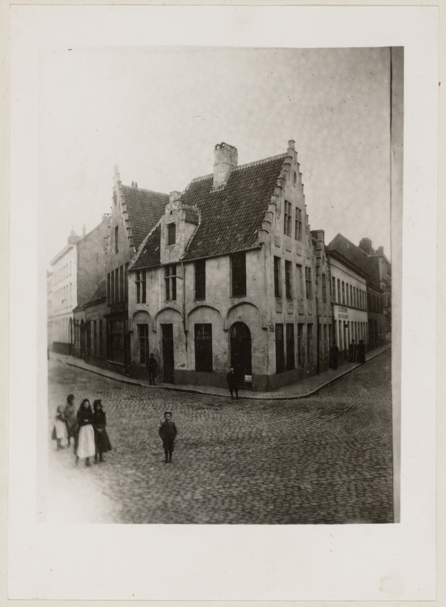 Gent: Bakkerij, hoek Gildestraat en Houtbriel
