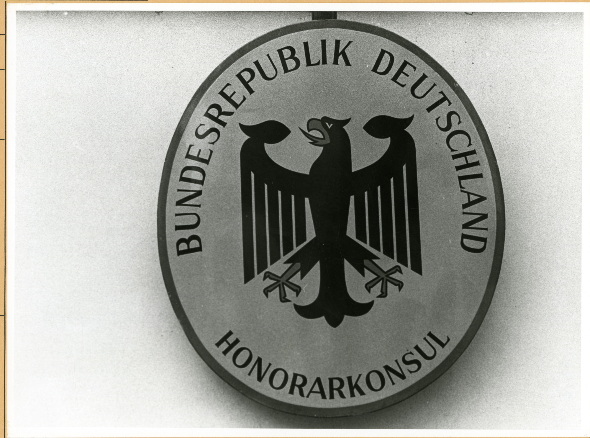 Gent: Doornzelestraat 82: uithangbord: Duits consulaat