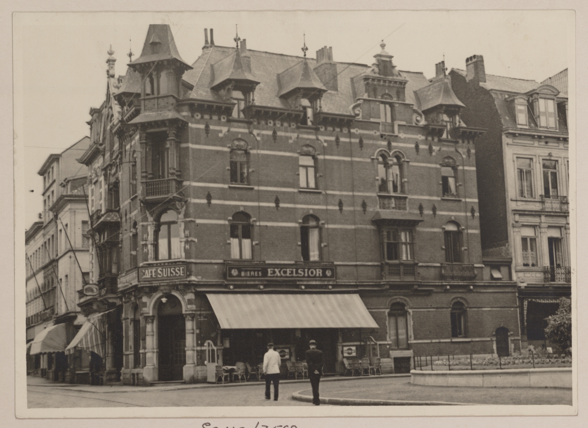 Gent: Café Suisse, hoek François Laurentplein en Brabantdam