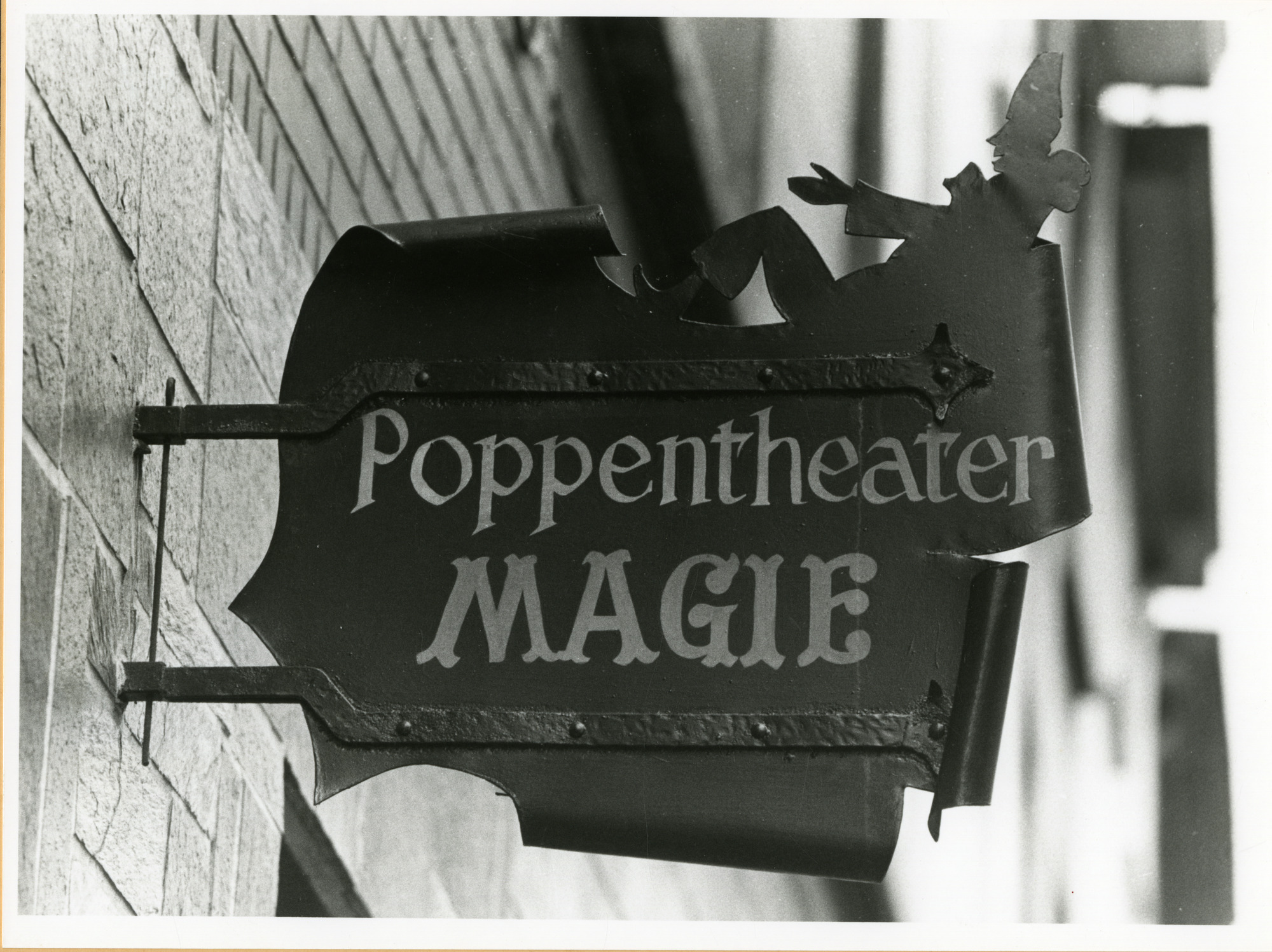 Gent: Haspelstraat 39: uithangbord: tovenaar, 1979
