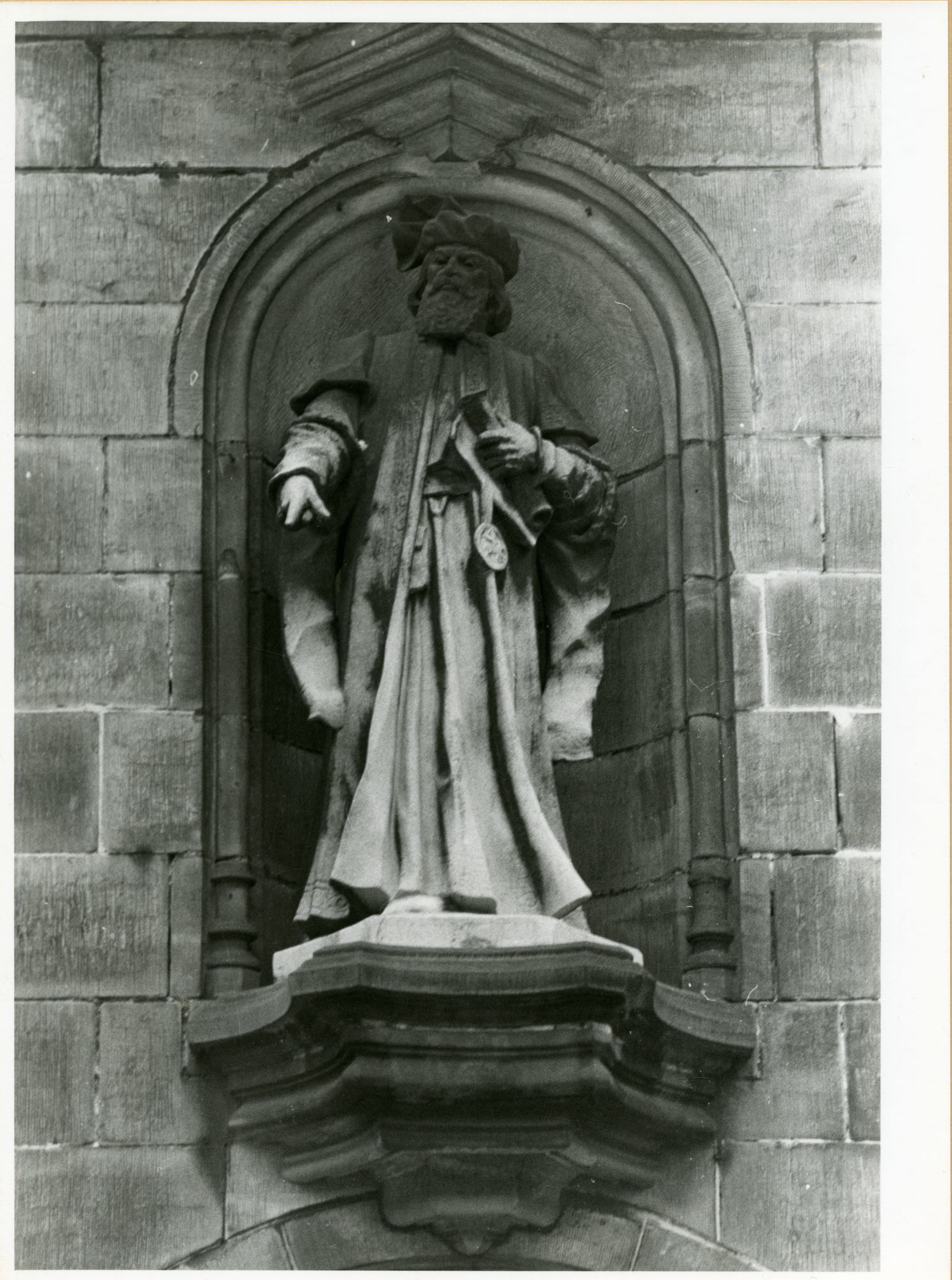 Gent: Belfortstraat 2: nis met beeld: Jacob van Artevelde