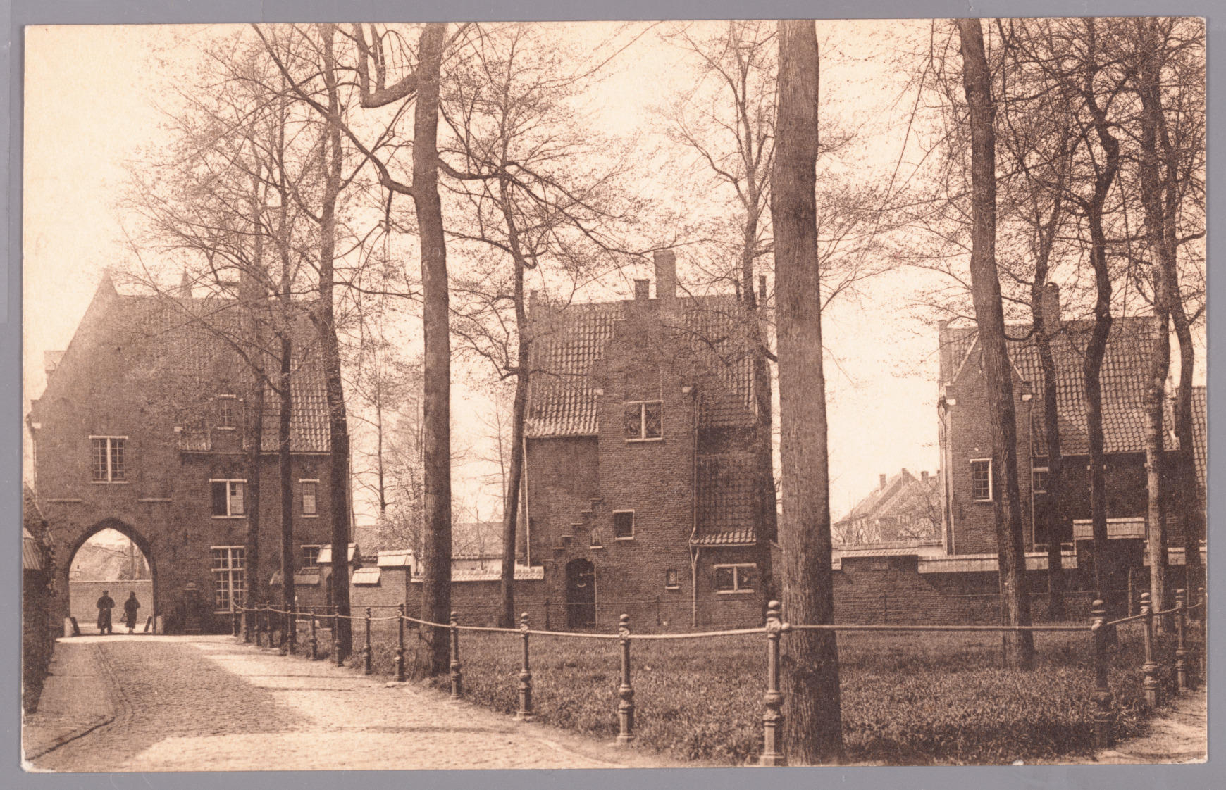 Sint-Amandsberg: Groot Begijnhof: Sint-Antoniusplein