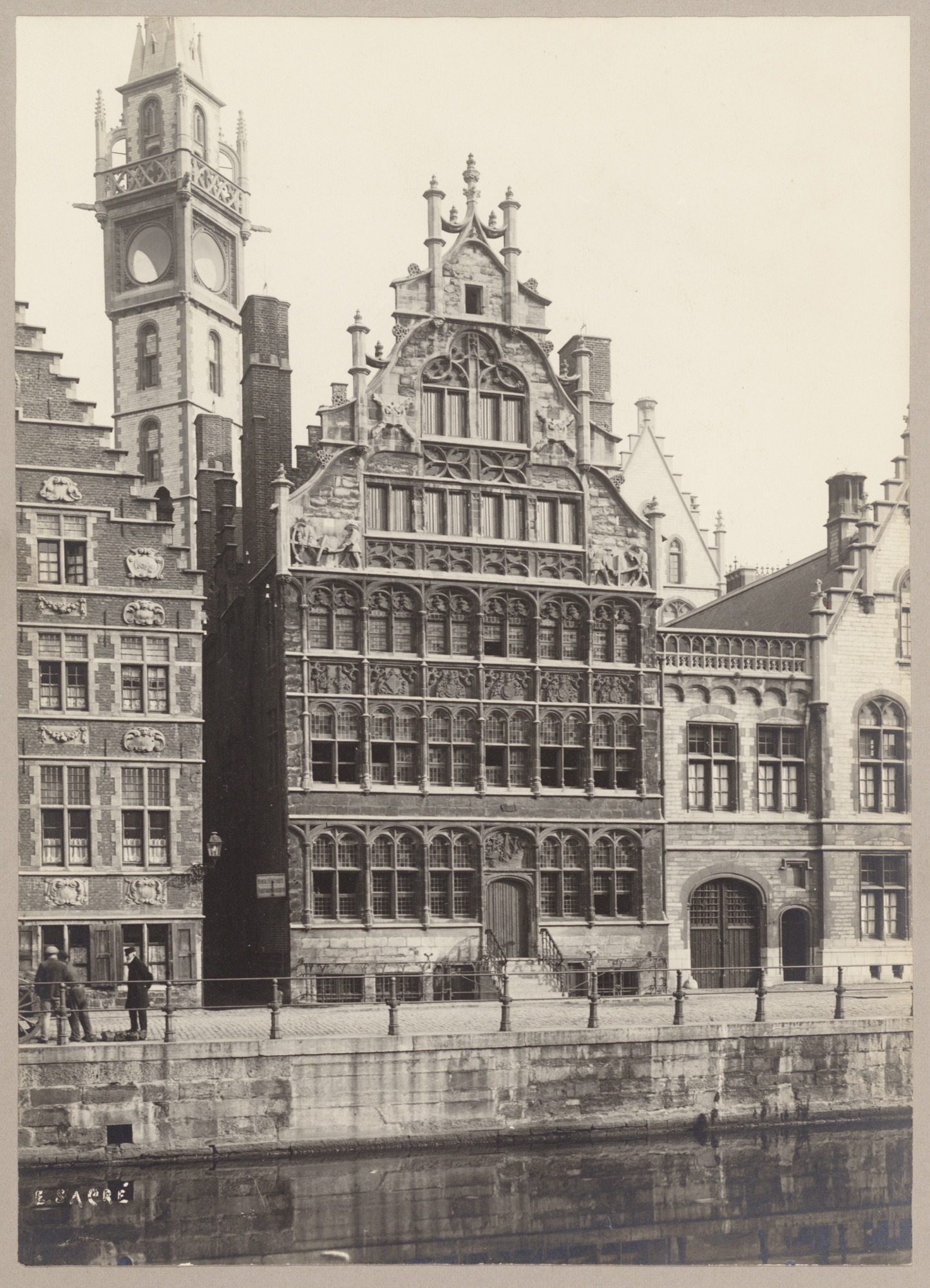 Gent: Korenmetershuis en Huis Vrije Schippers, Graslei