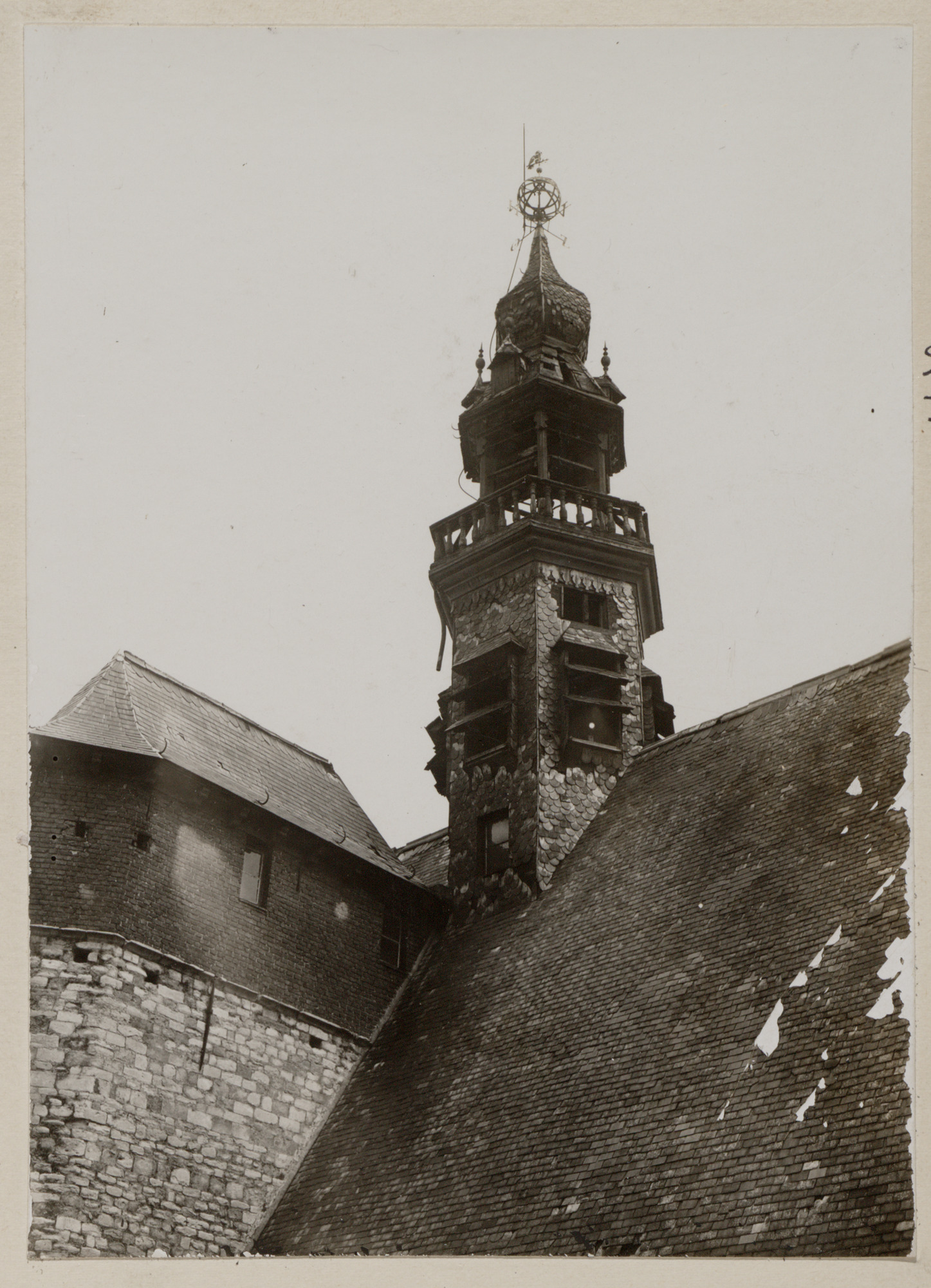 Gent: Baudeloabdij (Stads- en Universiteitsbibliotheek): dakruiter (torentje) op de kerk, zonder de beiaard, mei 1931