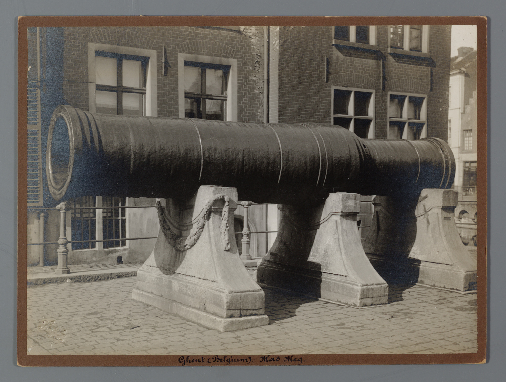 Gent: Dulle Griet, Grootkanonplein