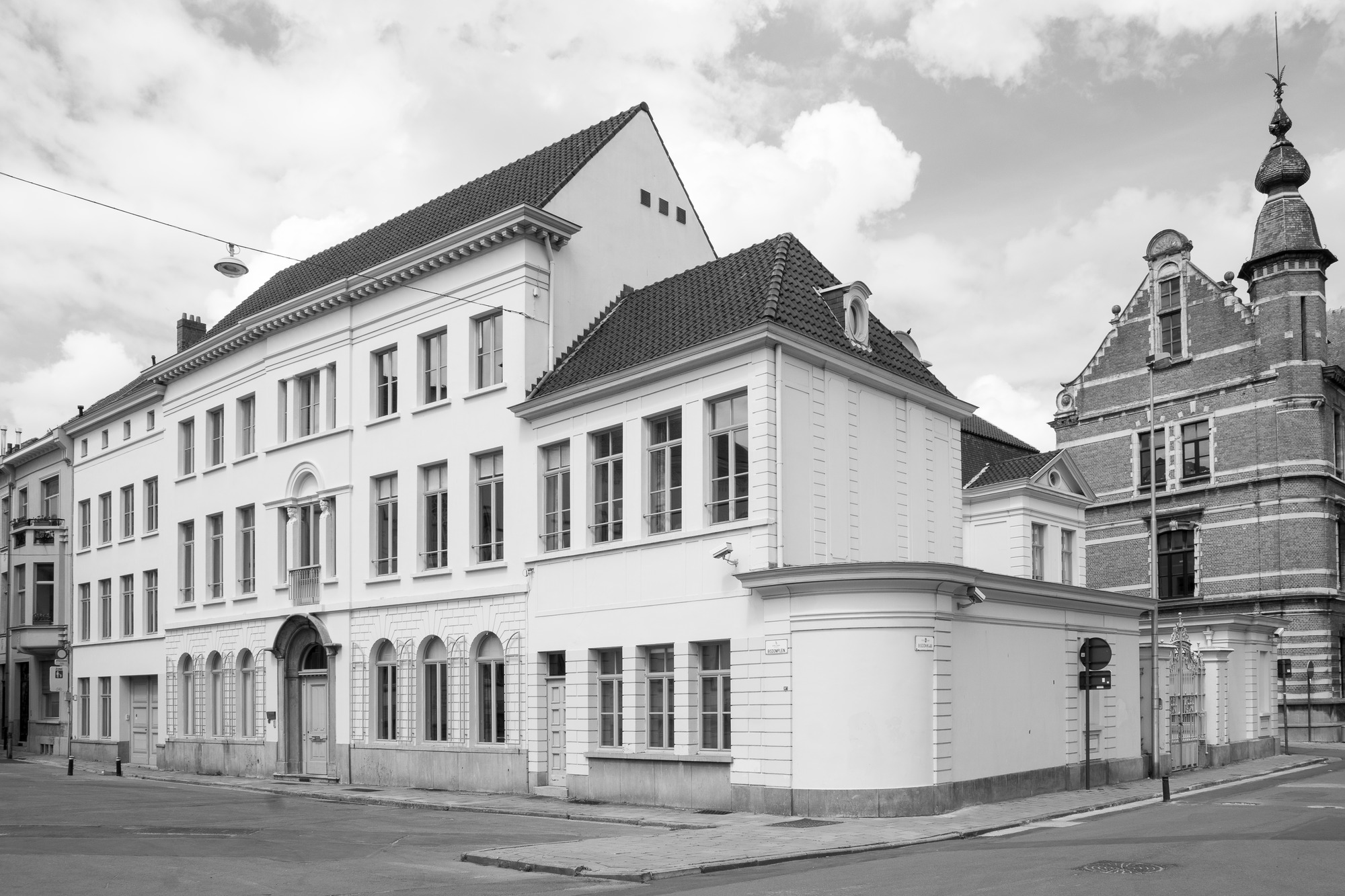 Gent: Bisdomplein, hoek Bisdomkaai: Hotel Hulin de Loo