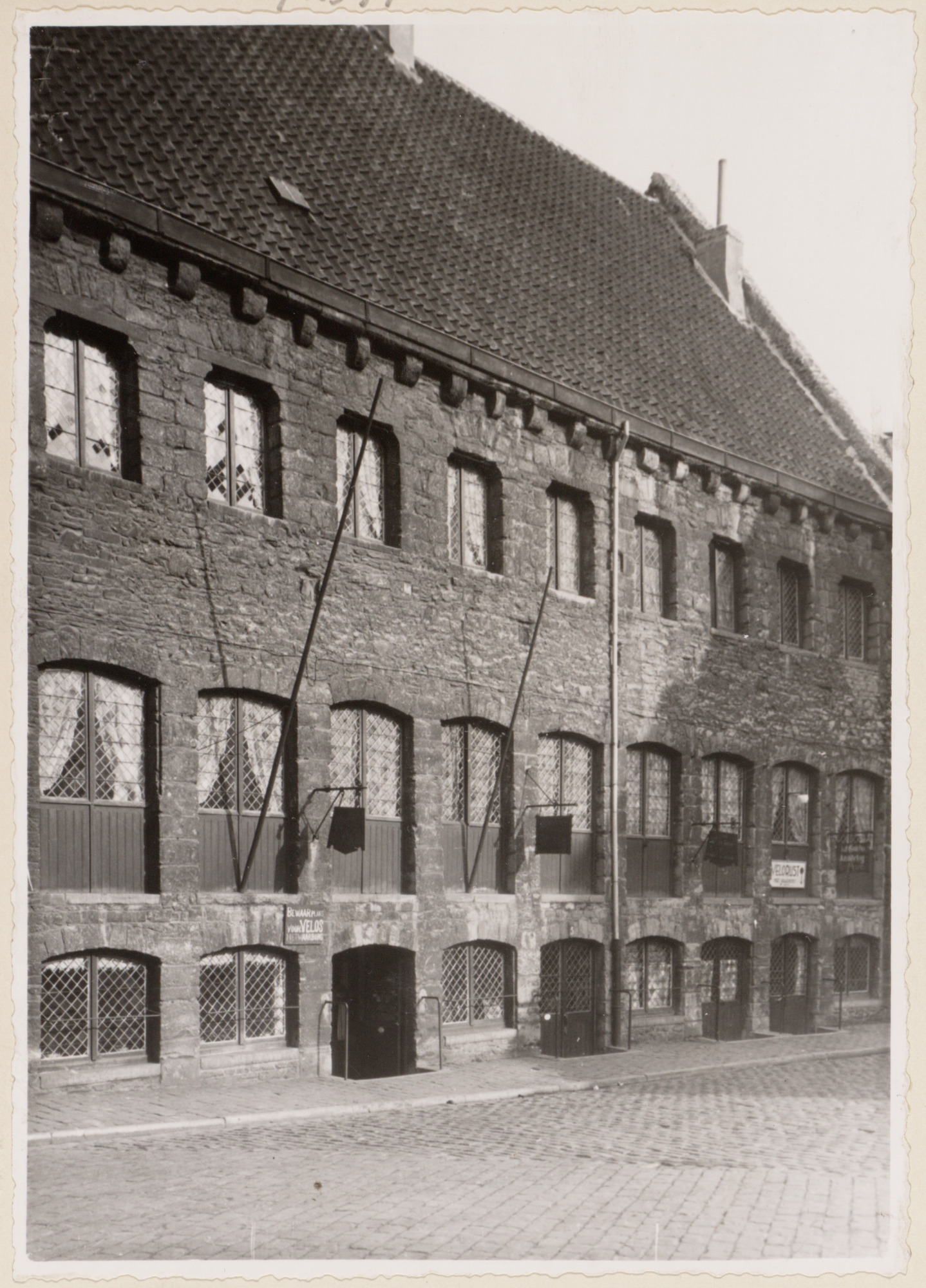 Gent: Pensmarkt. Spijker