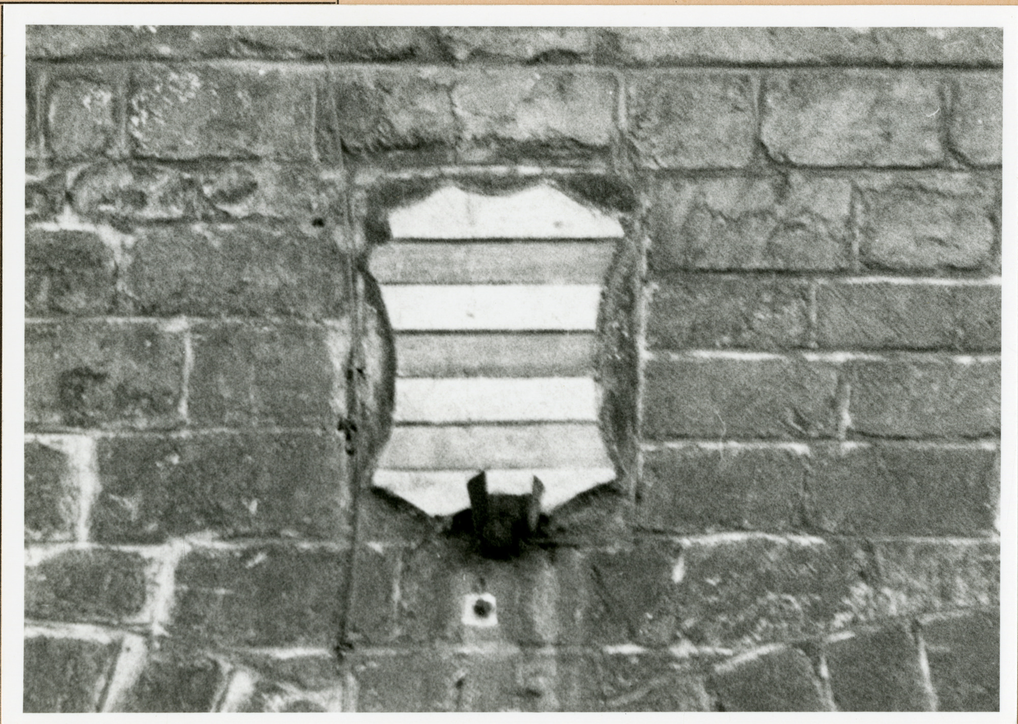 Gent: Hoogpoort: St-Jorishof: Cartouche: wapenschild, 1980
