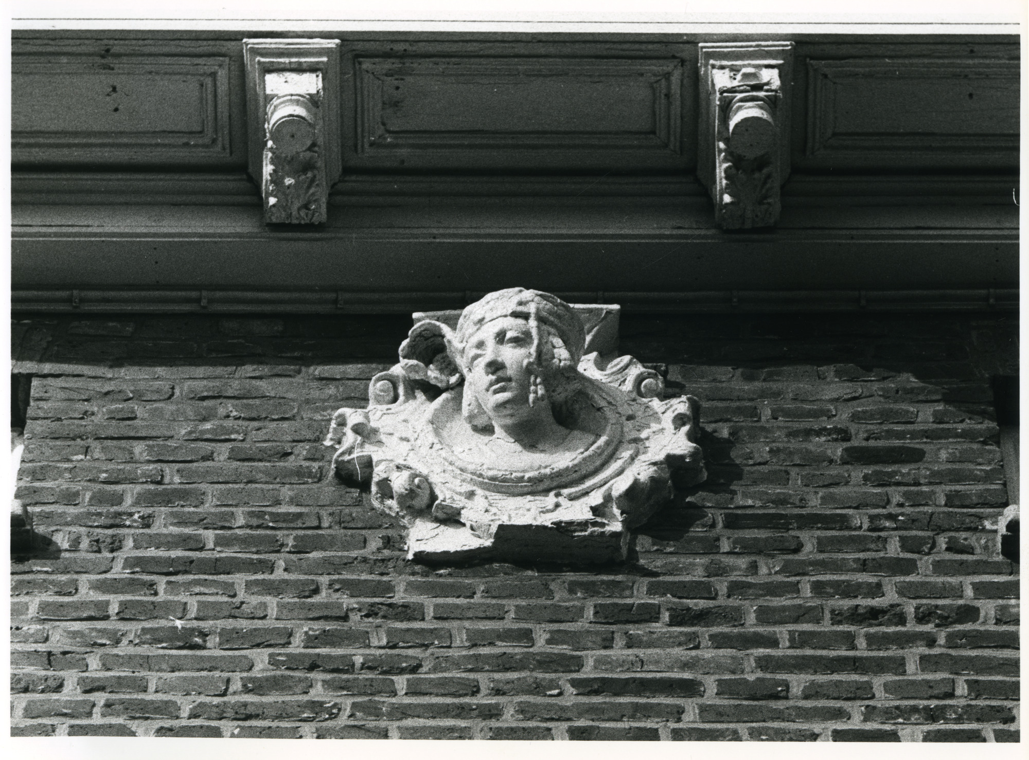 Gent: Theresianenstraat 22: Buste