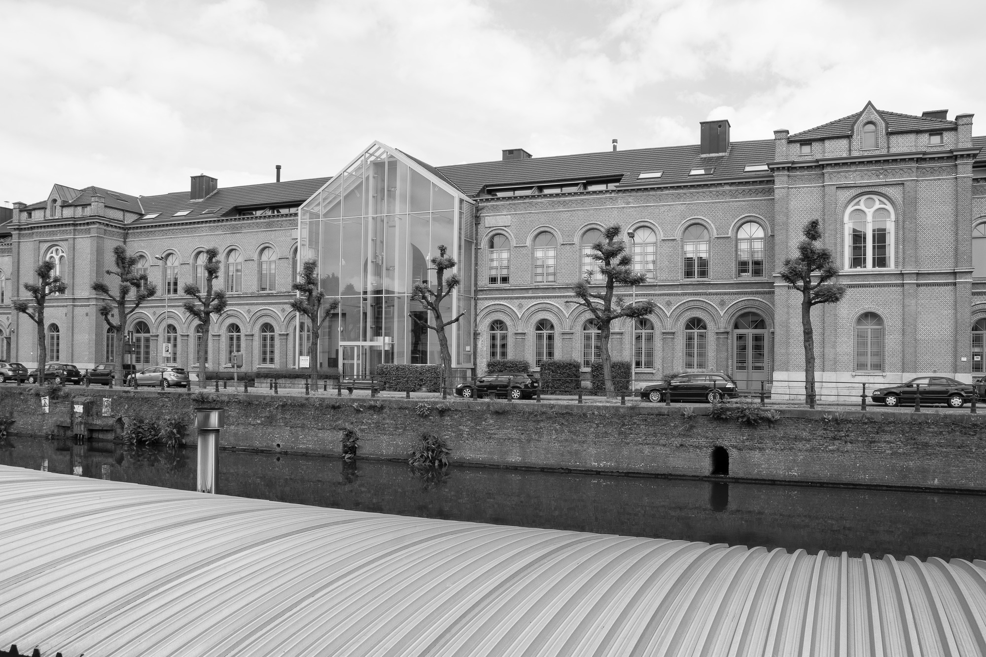 Gent: Ferdinand Lousbergskaai: Lousbergsgesticht (rusthuis)