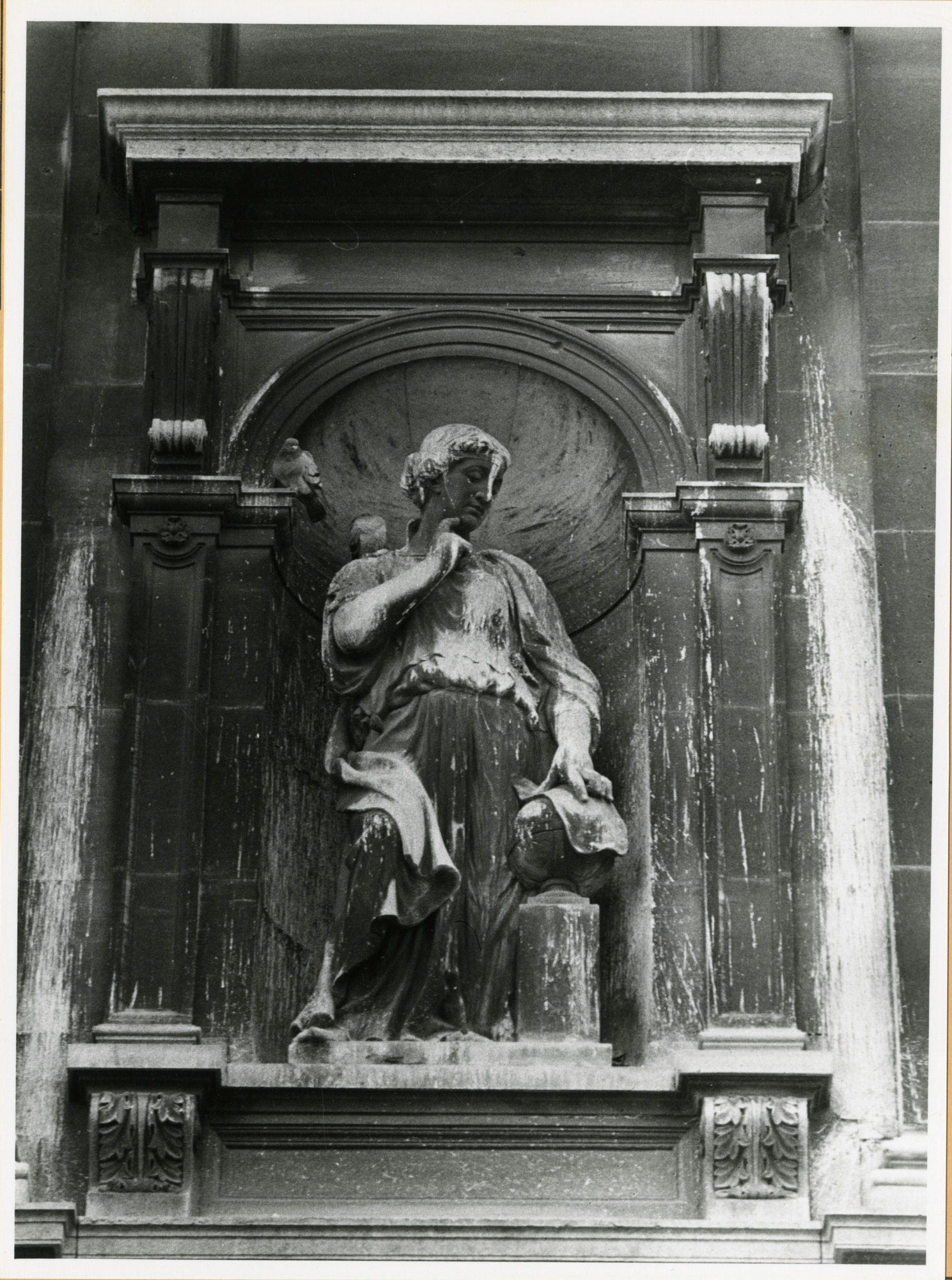 Gent: Jozef Plateaustraat 22: Gevelbeeld, 1979