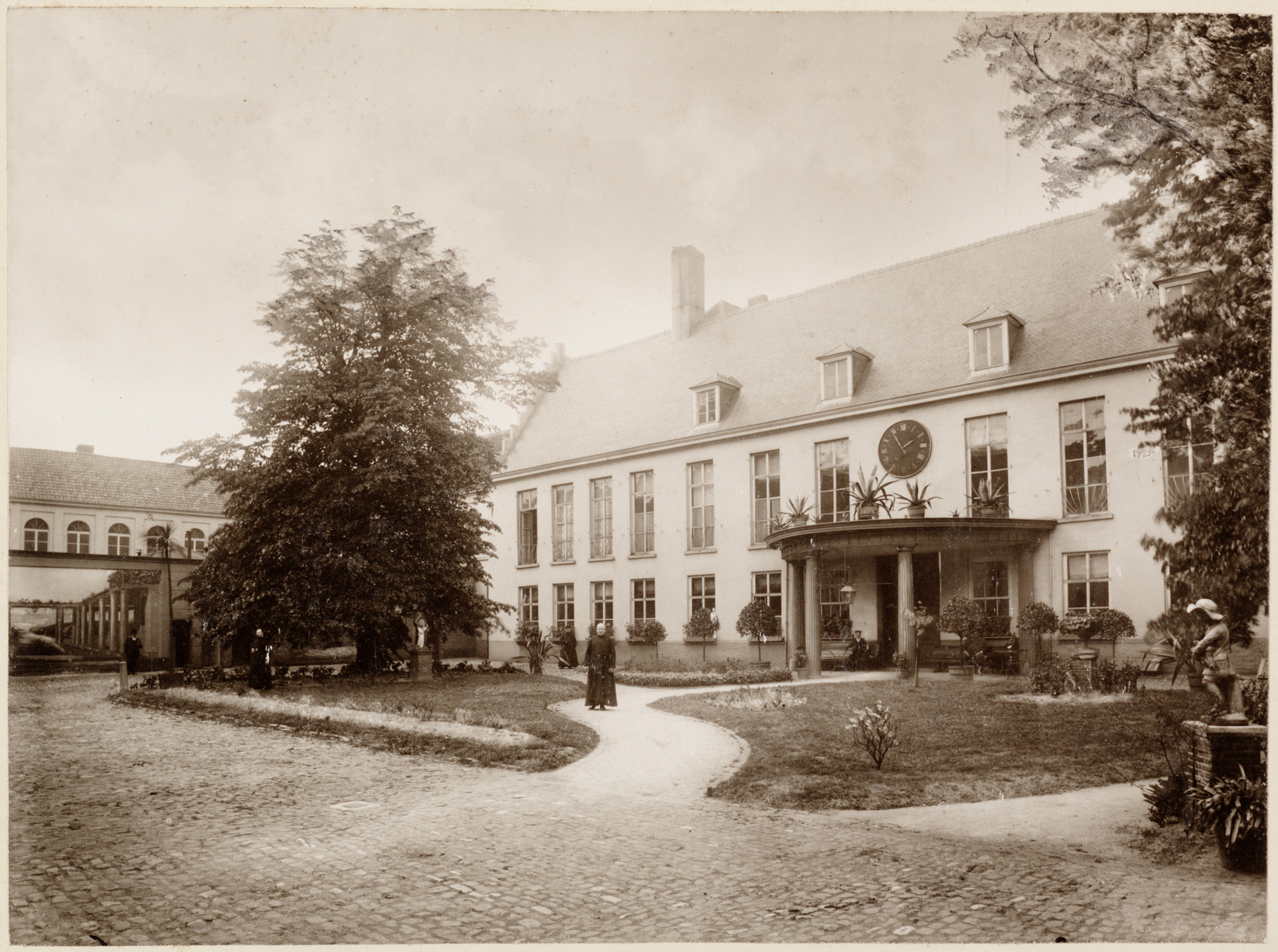 Gent: Kartuizerklooster, Fratersplein