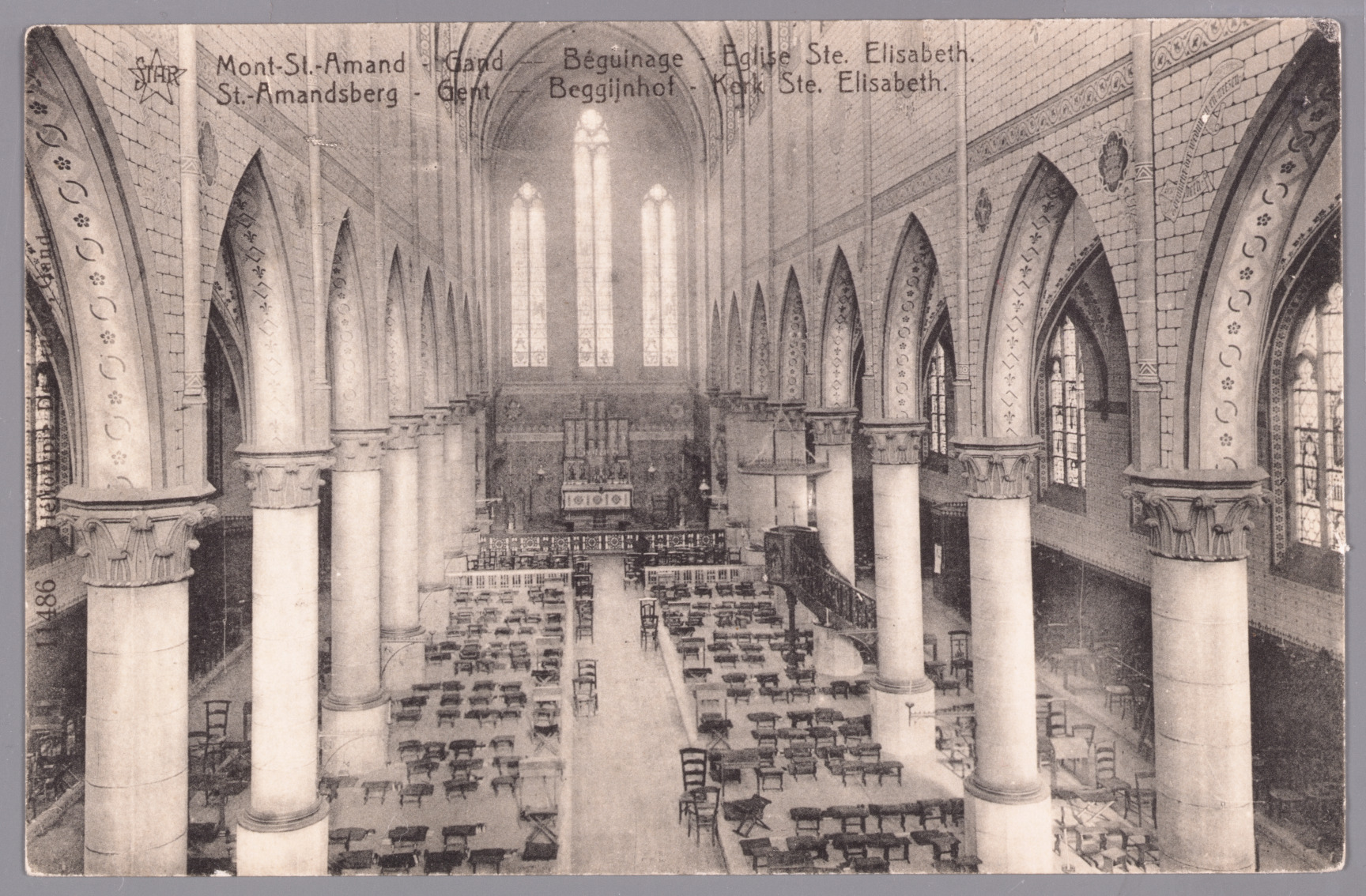 Sint-Amandsberg: Groot Begijnhof: binnenzicht Sint-Elisabethkerk