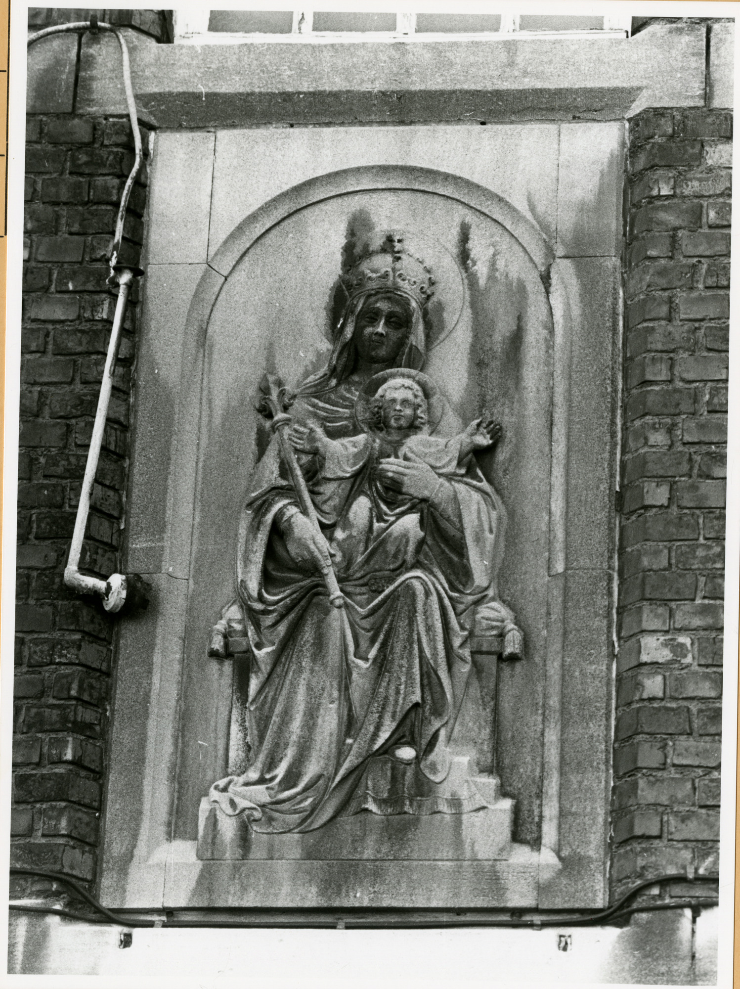 Gent: Karel Lodewijk Dierickxstraat 28: Gevelsteen, 1979